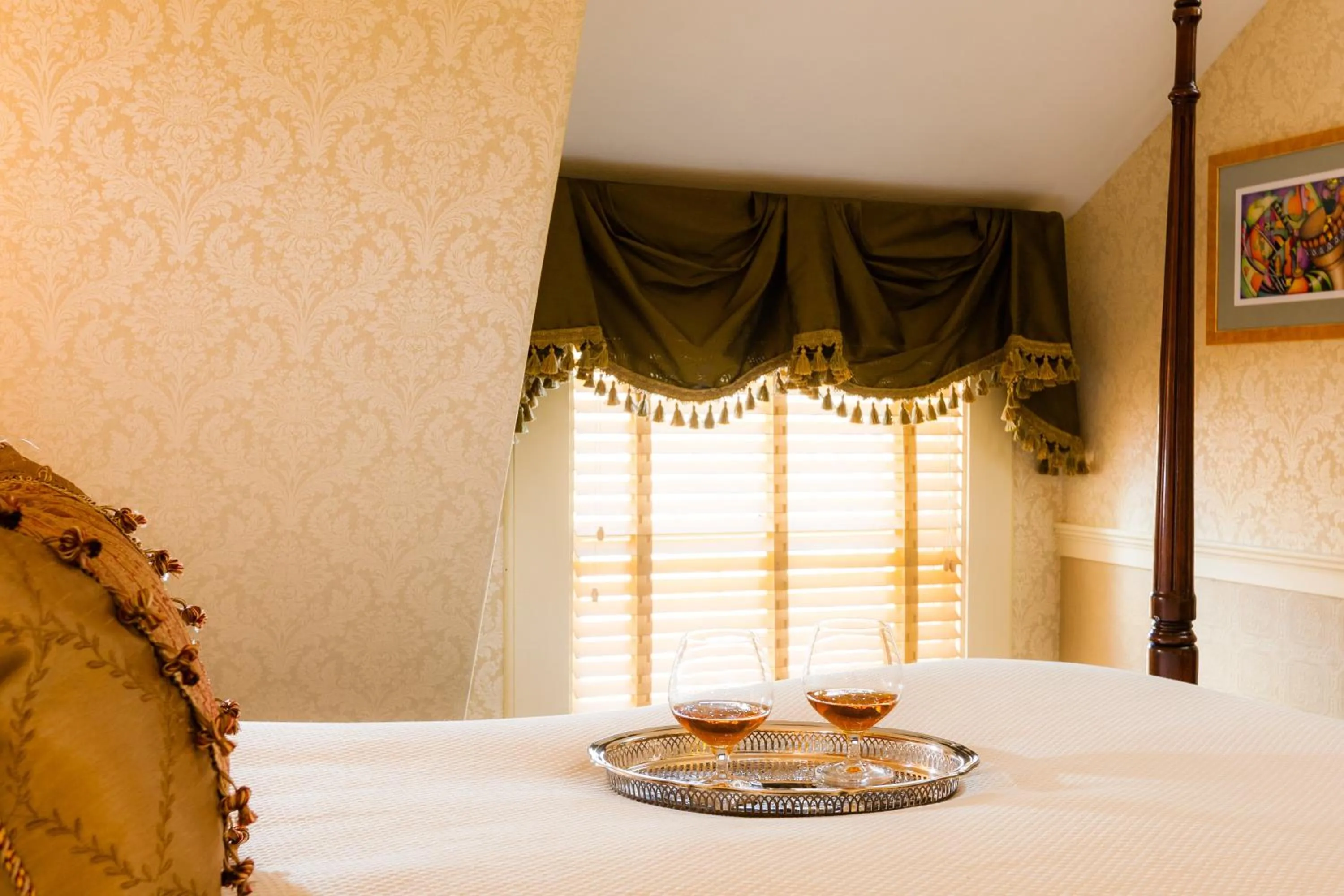 Bed in The Village Inn of Woodstock