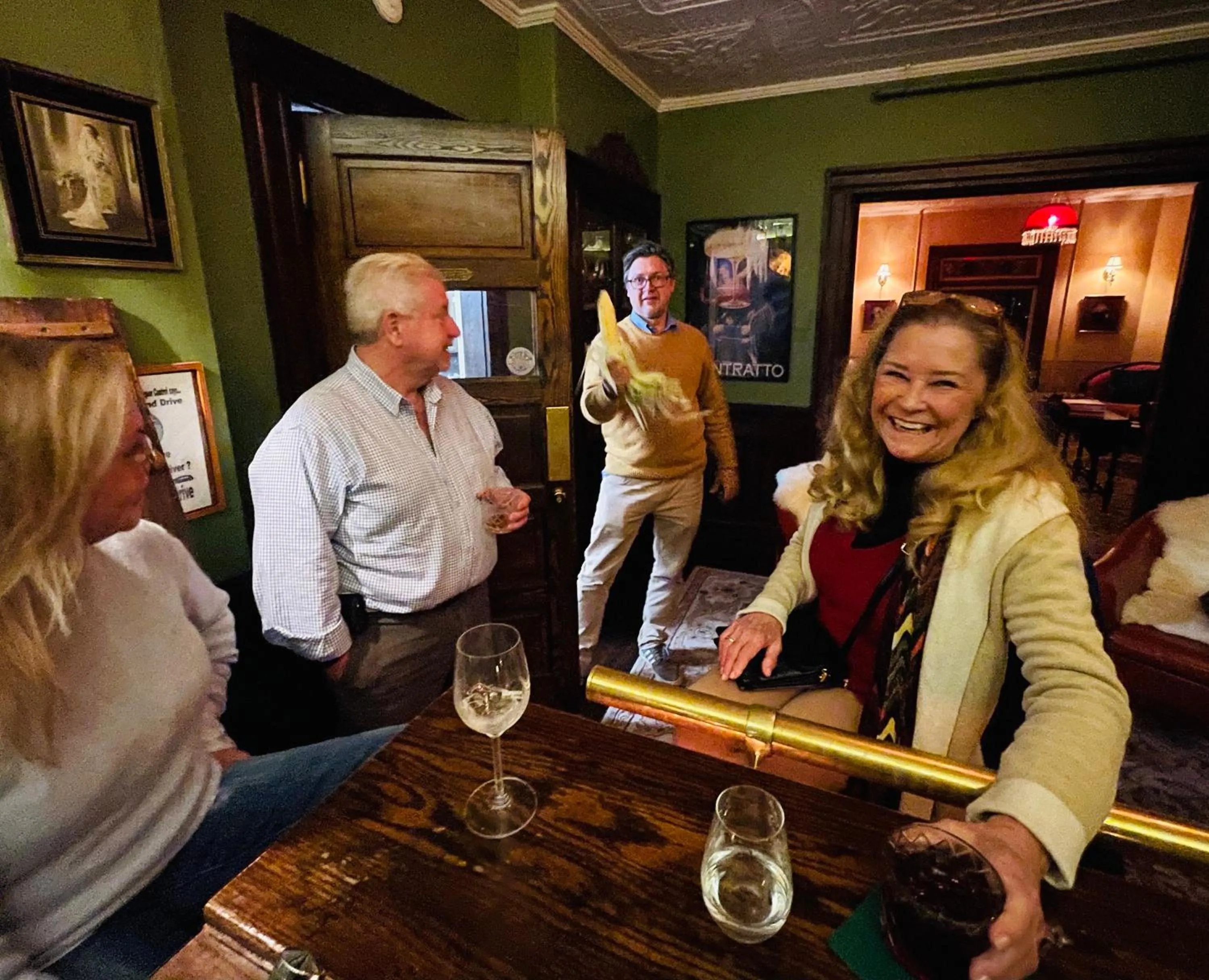 Lounge or bar in The Village Inn of Woodstock