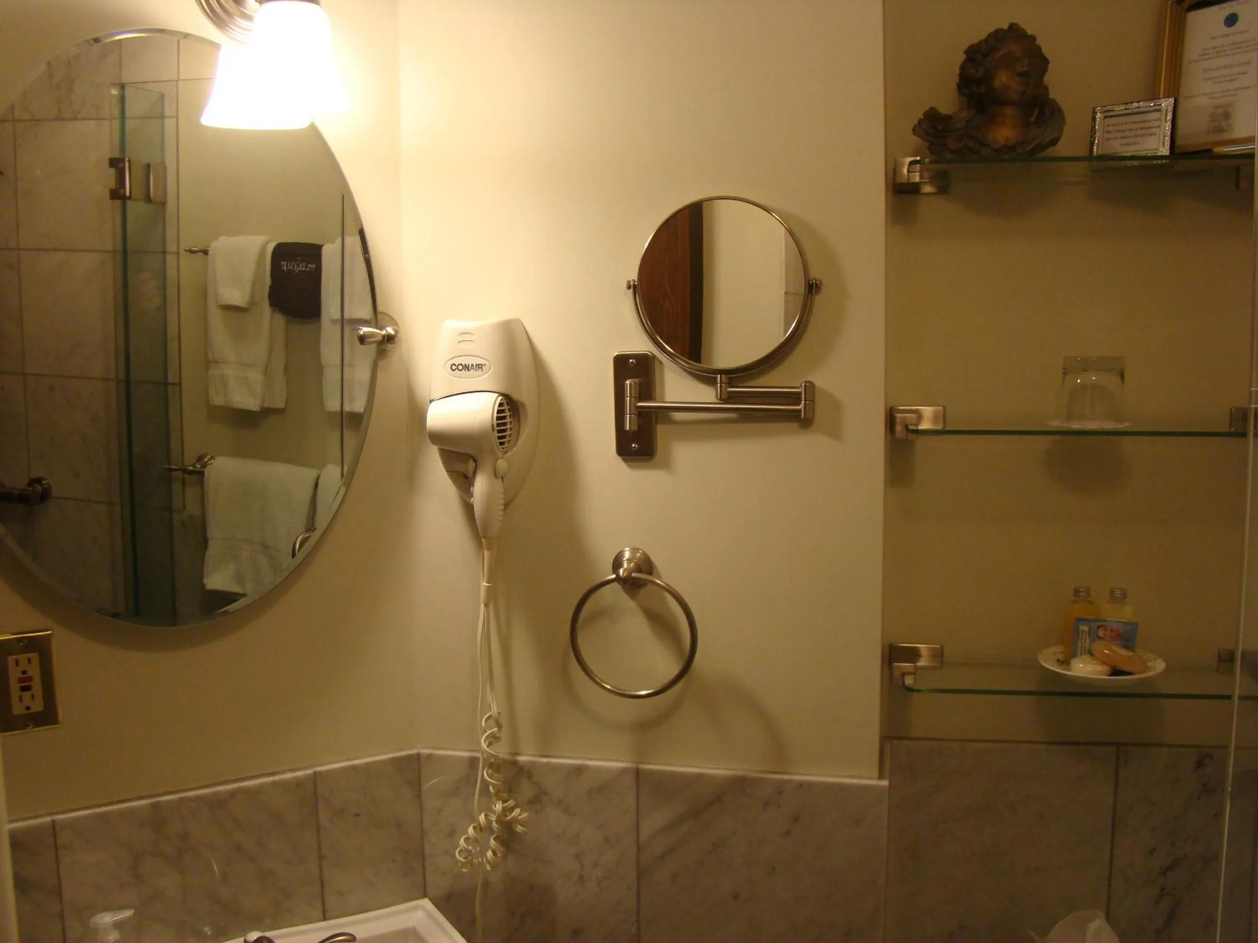 Bathroom in The Village Inn of Woodstock