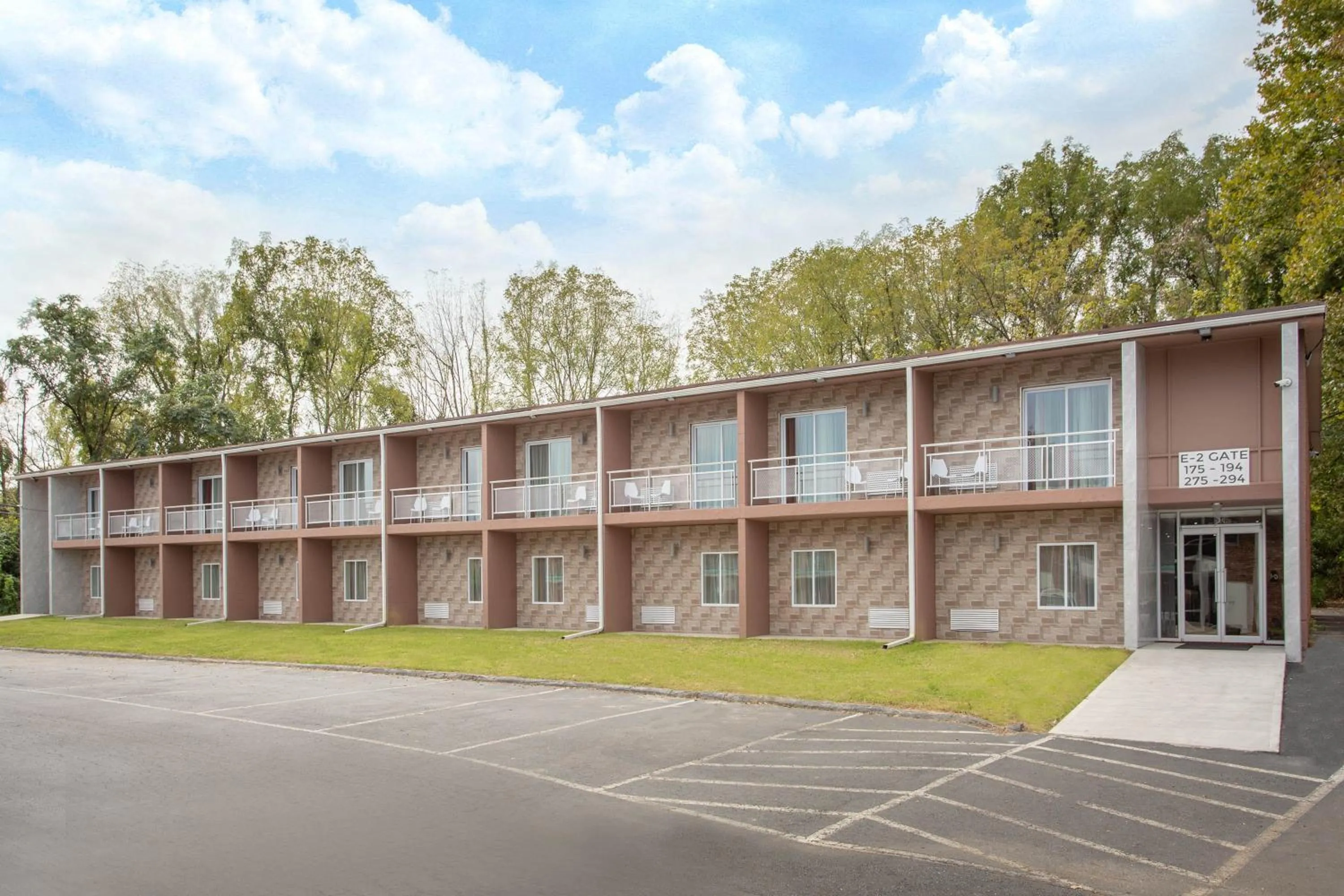 Property Building in Howard Johnson by Wyndham Harrisburg