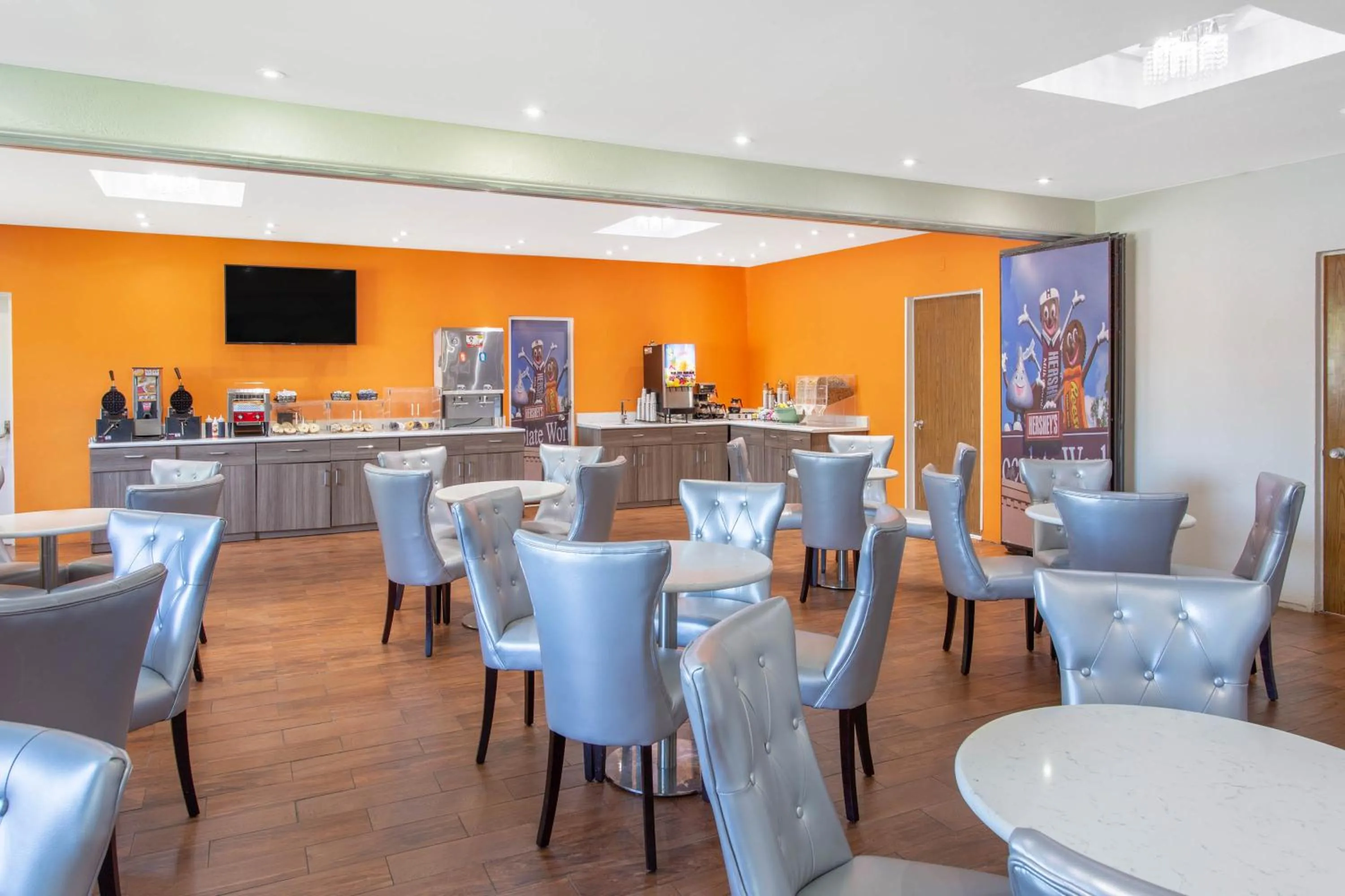 Restaurant/Places to Eat in Howard Johnson by Wyndham Harrisburg