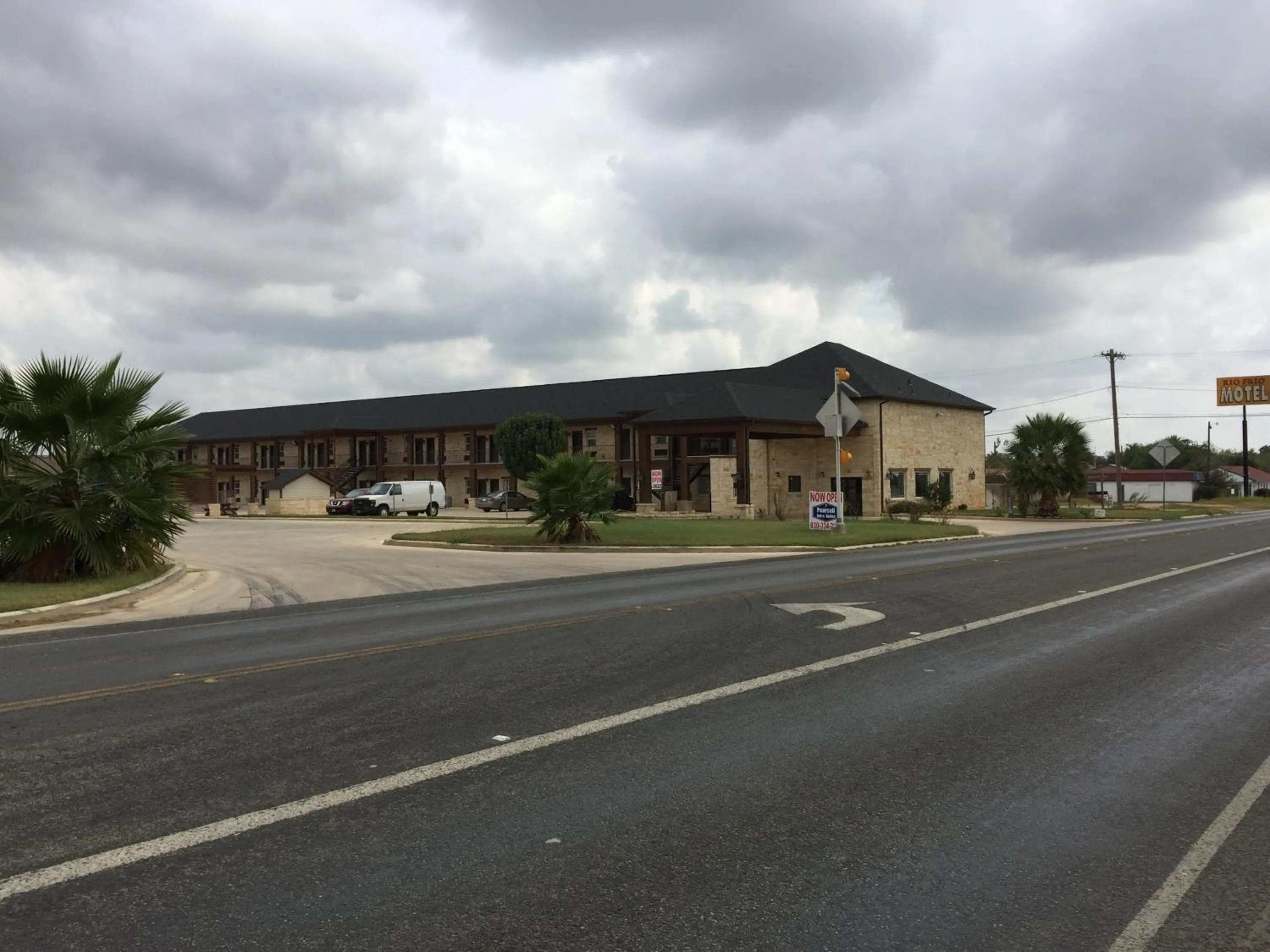 Property building in Pearsall Inn and Suites