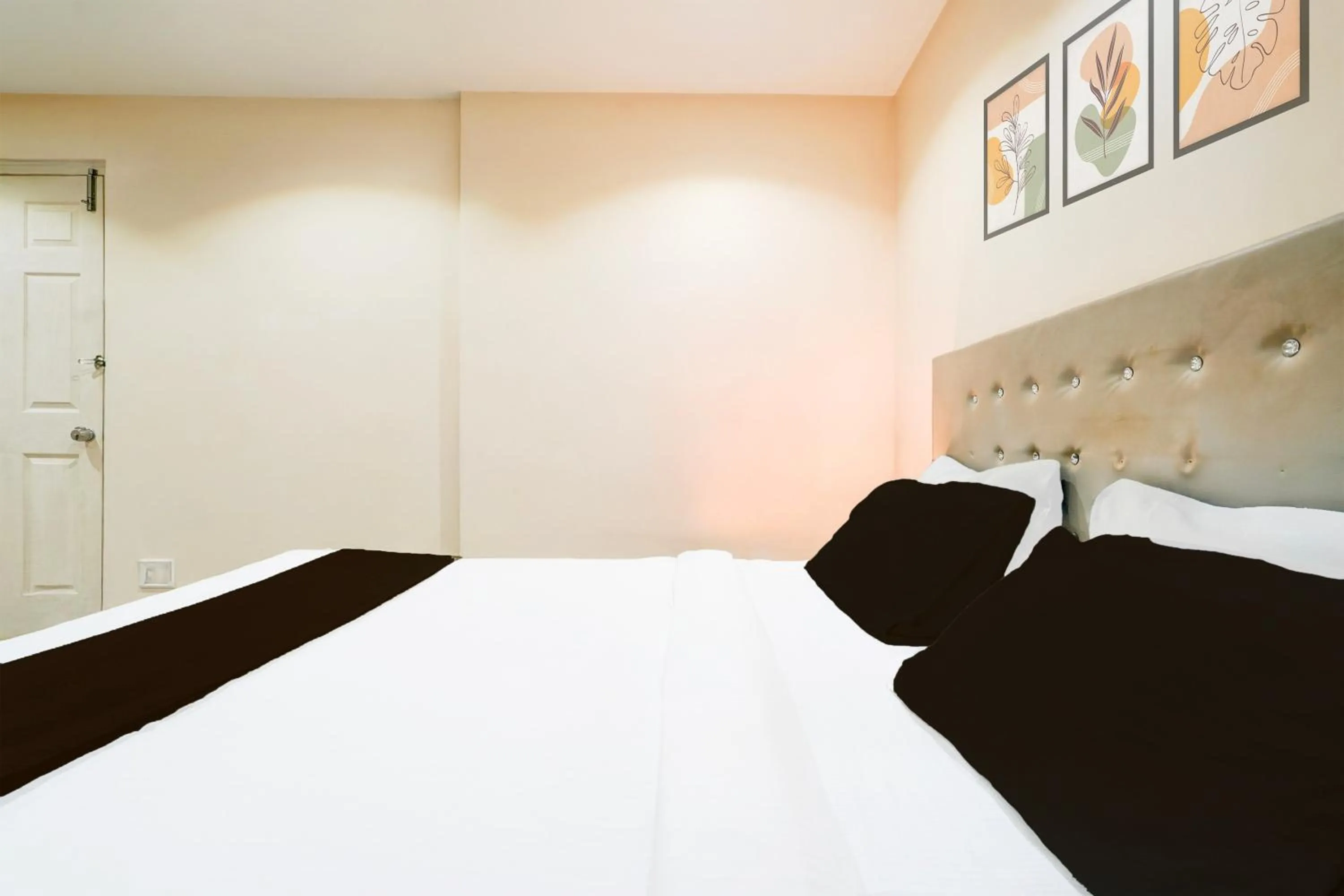 Bedroom, Bed in Super Hotel O Koramangala Near Sony Signal