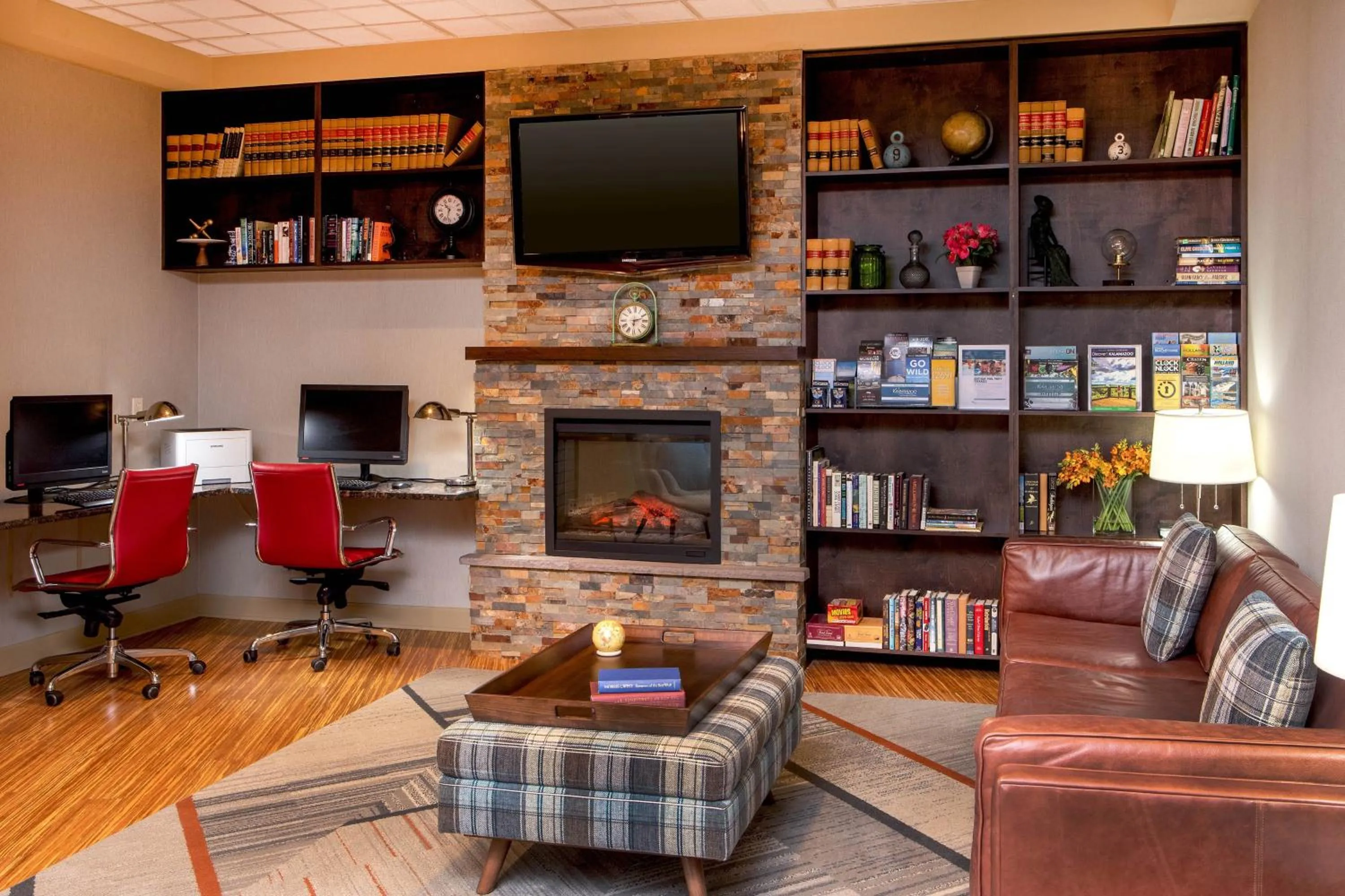 Lobby or reception in Four Points by Sheraton Kalamazoo