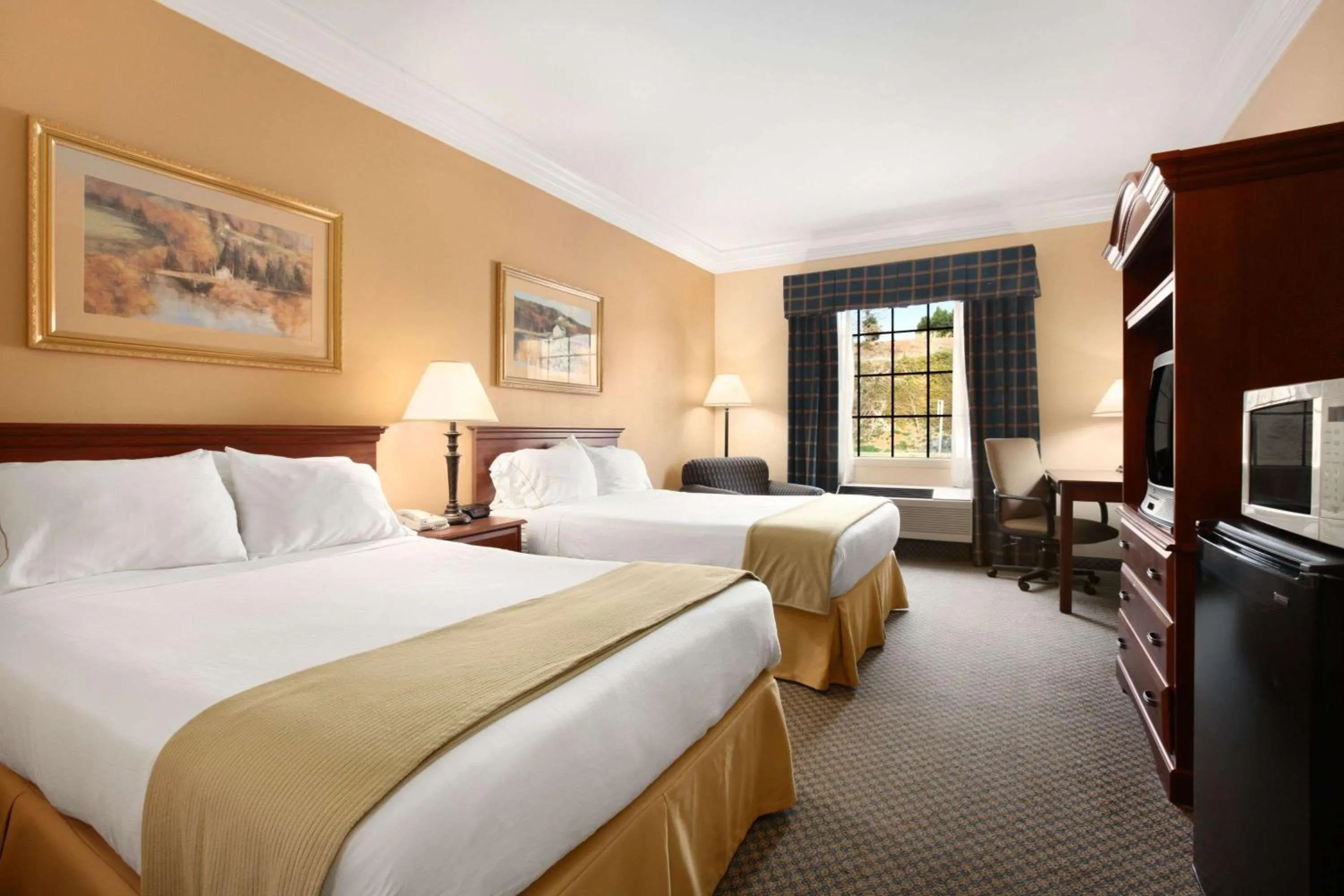 Photo of the whole room, Bed in Days Inn by Wyndham Alta Vista