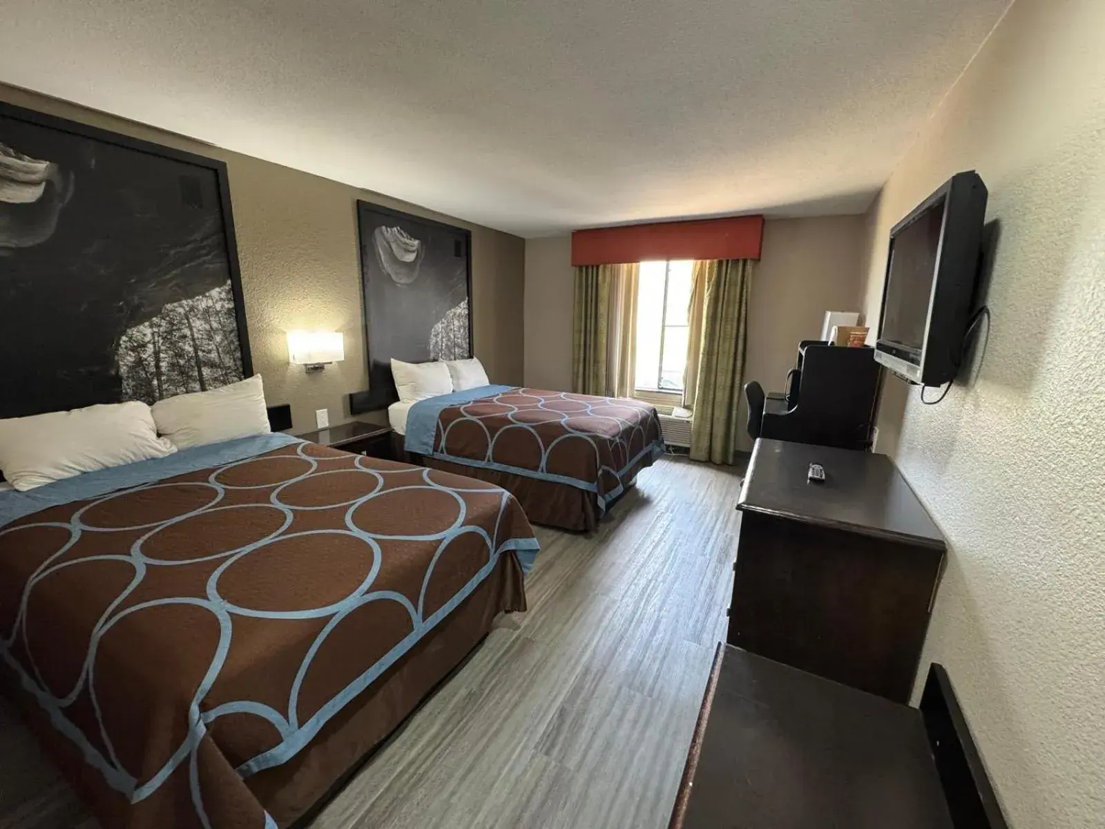 Quadruple Room - Non Smoking in Texarkana Inn Quadruple Room - Non Smoking in Texarkana Inn