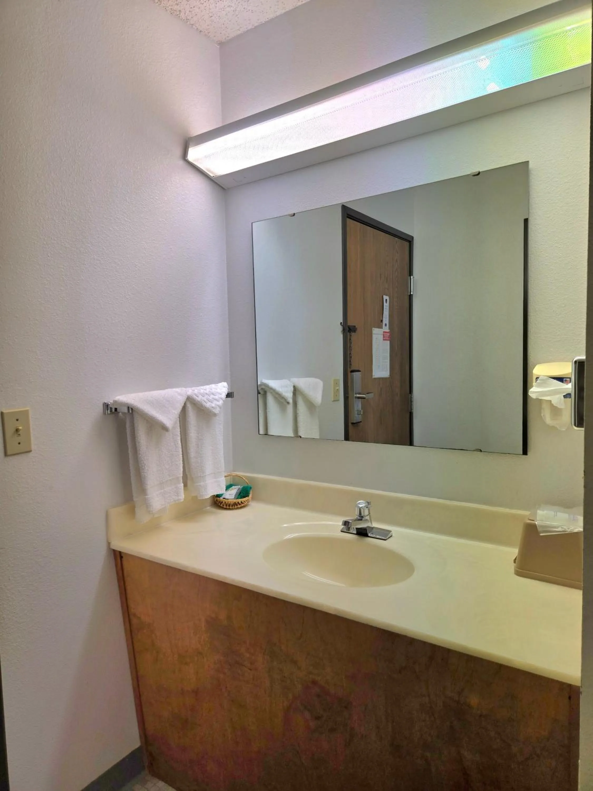 Bathroom in American Inn Ozark