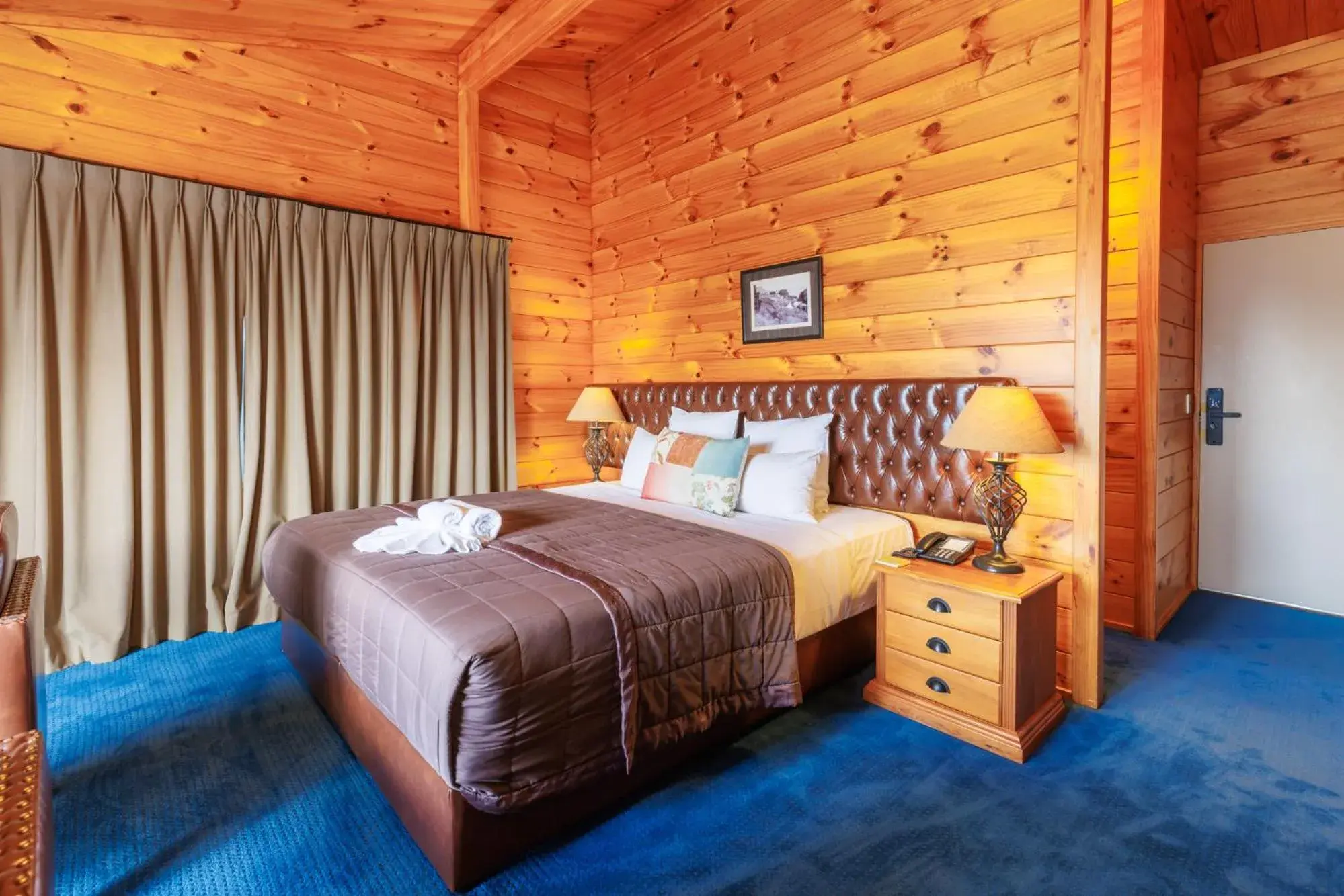 Double Room with Lake View in Koura Lodge Double Room with Lake View in Koura Lodge