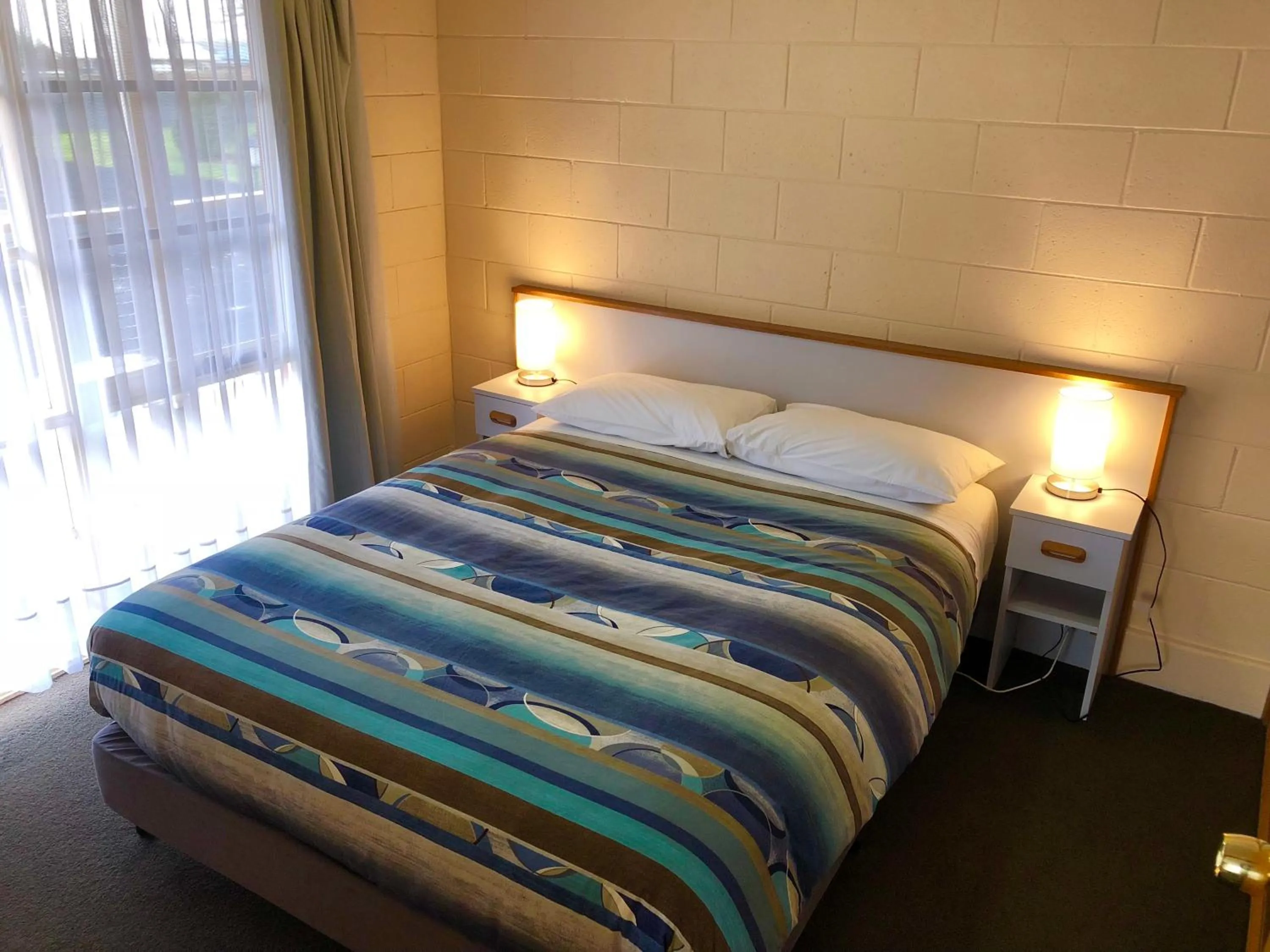 Bed in Sheffield Motor Inn