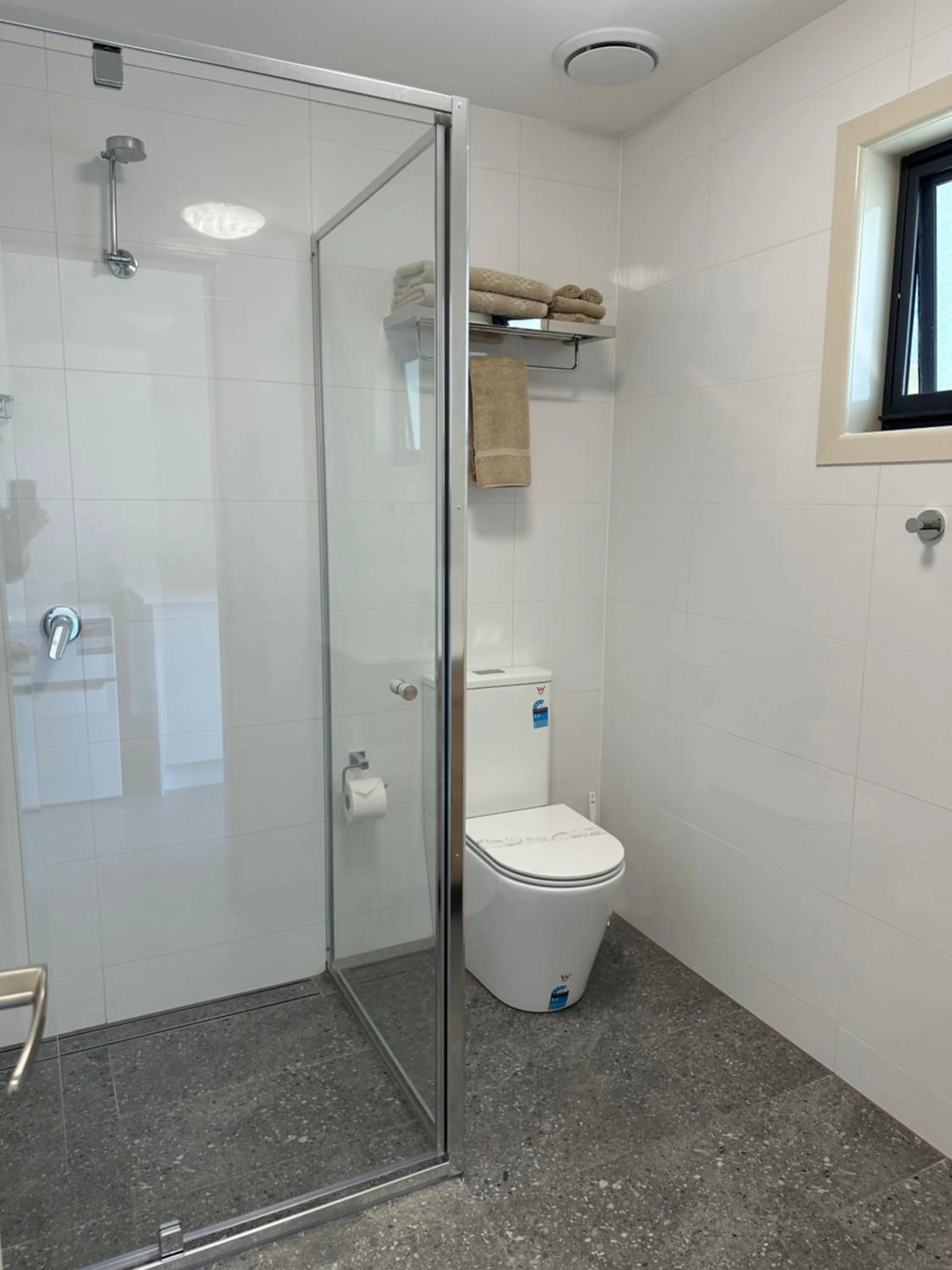 Shower in Travellers Motor Village