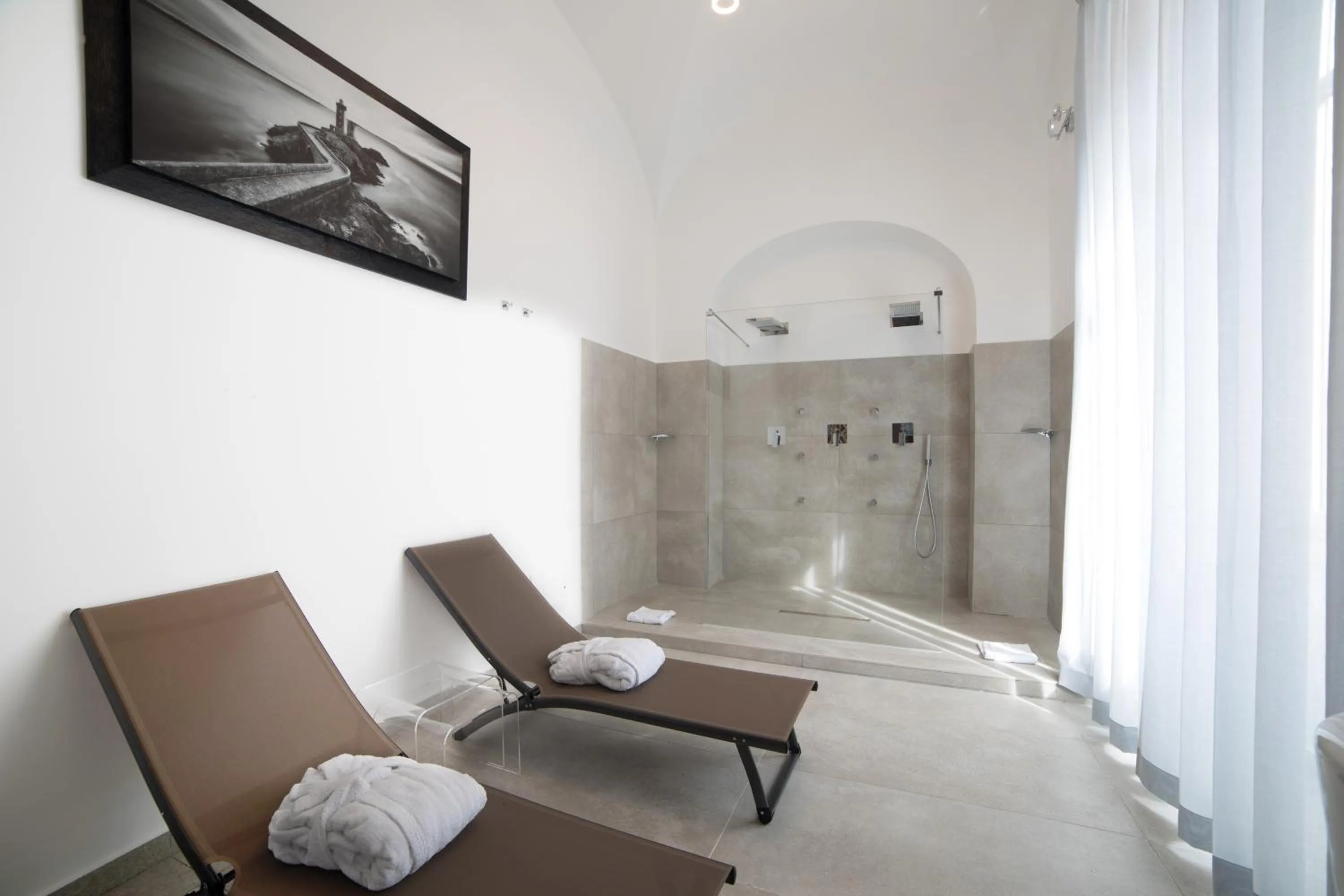 Bespoke Roma Suites