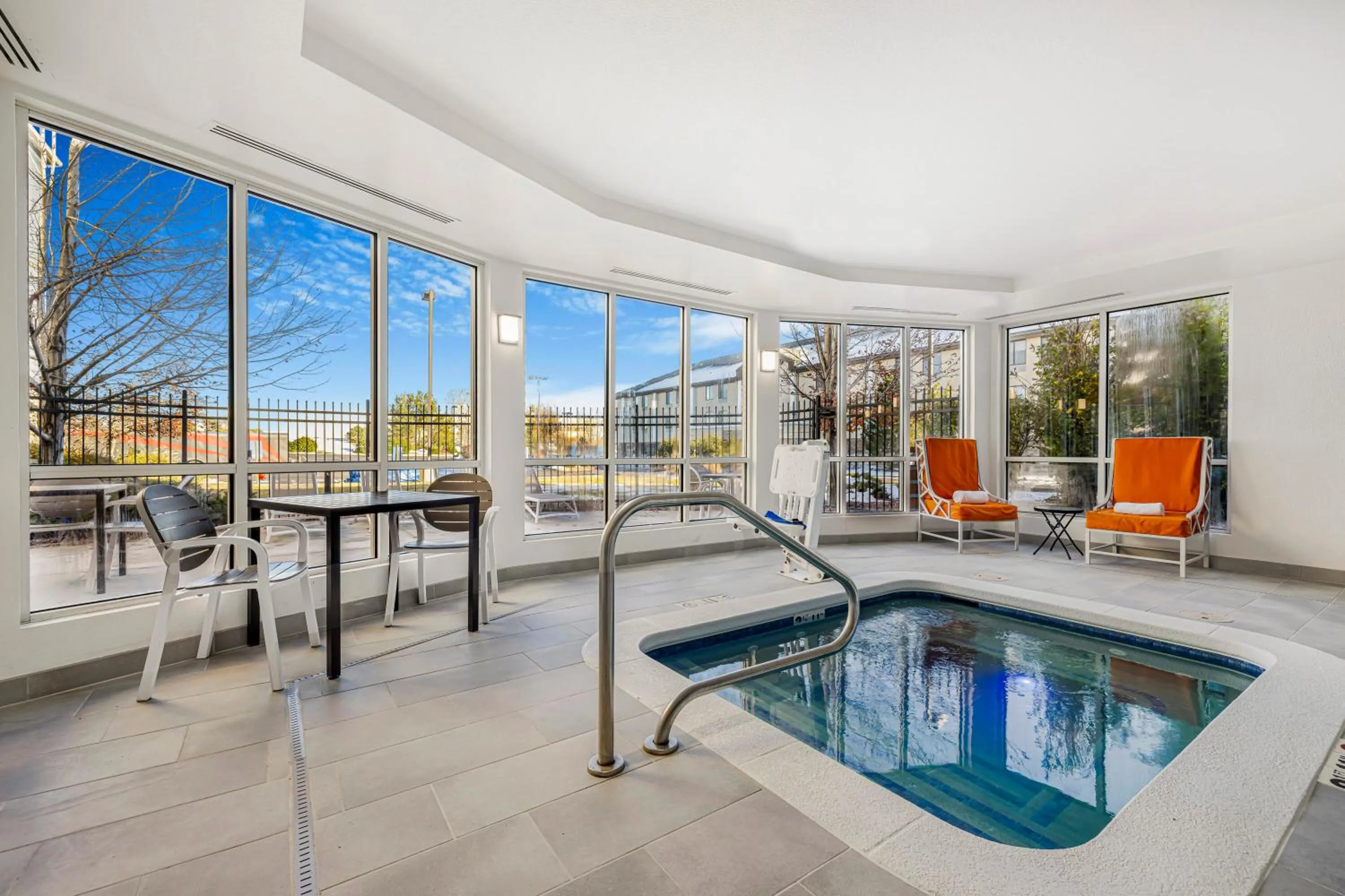 Hot Tub in Hilton Garden Inn Colorado Springs Airport