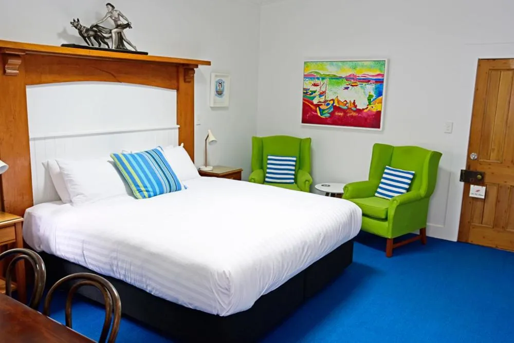 Bed in The Old Oak Boutique Hotel