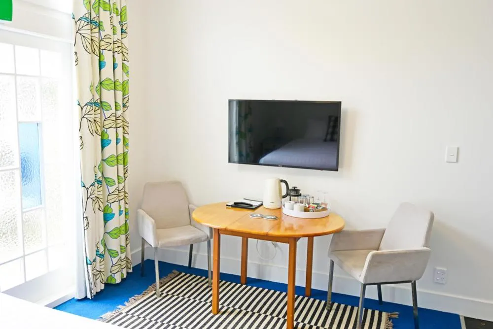 The Old Oak Boutique Hotel