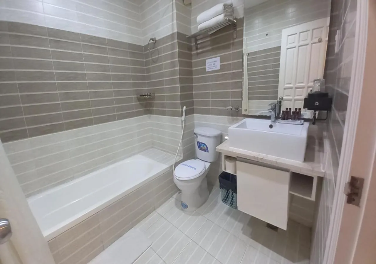 Bathroom in Khai Hoan Apartment Hotel