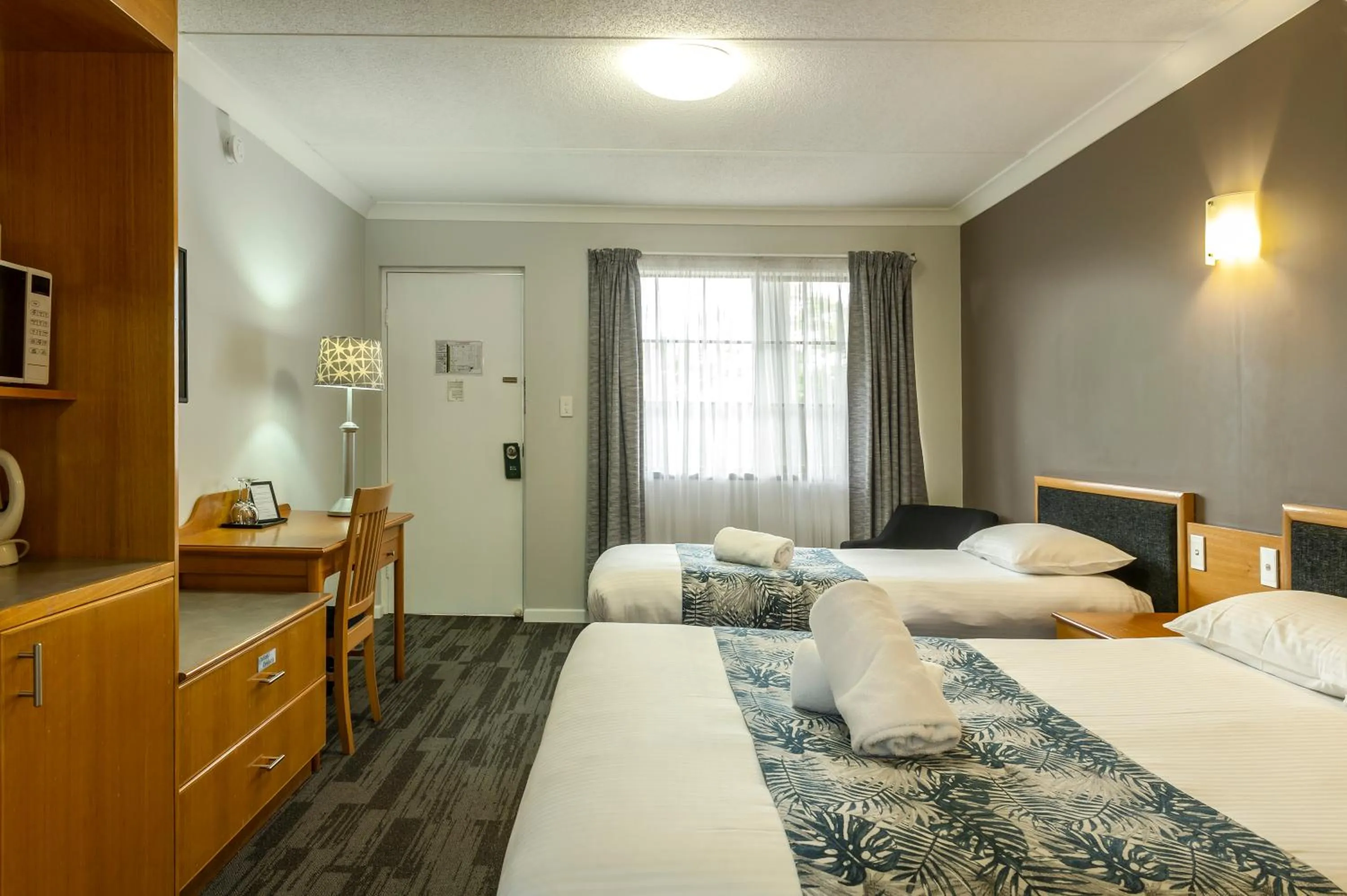 Bedroom, Bed in Country Motel Ipswich