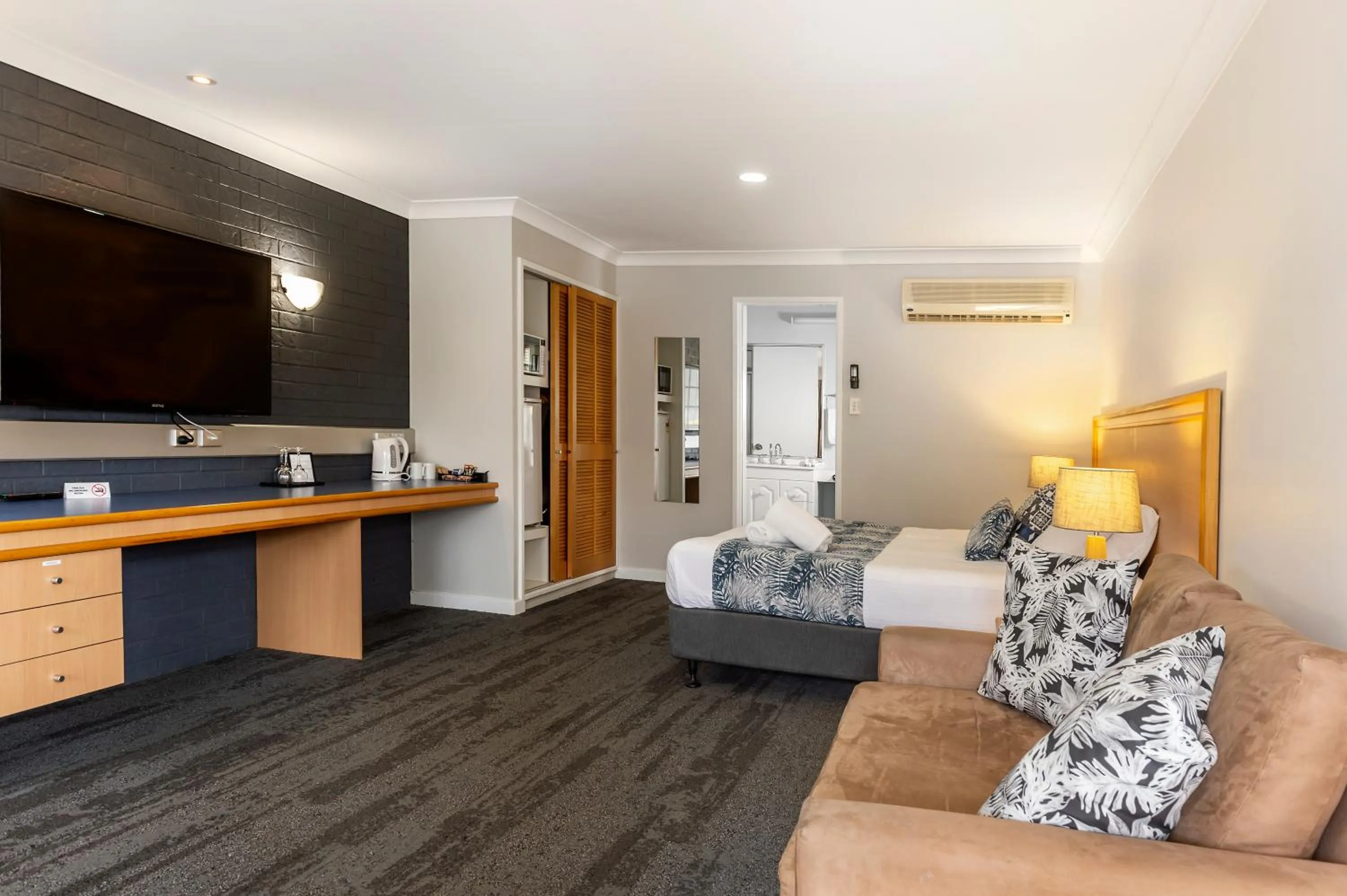 Bed in Country Motel Ipswich