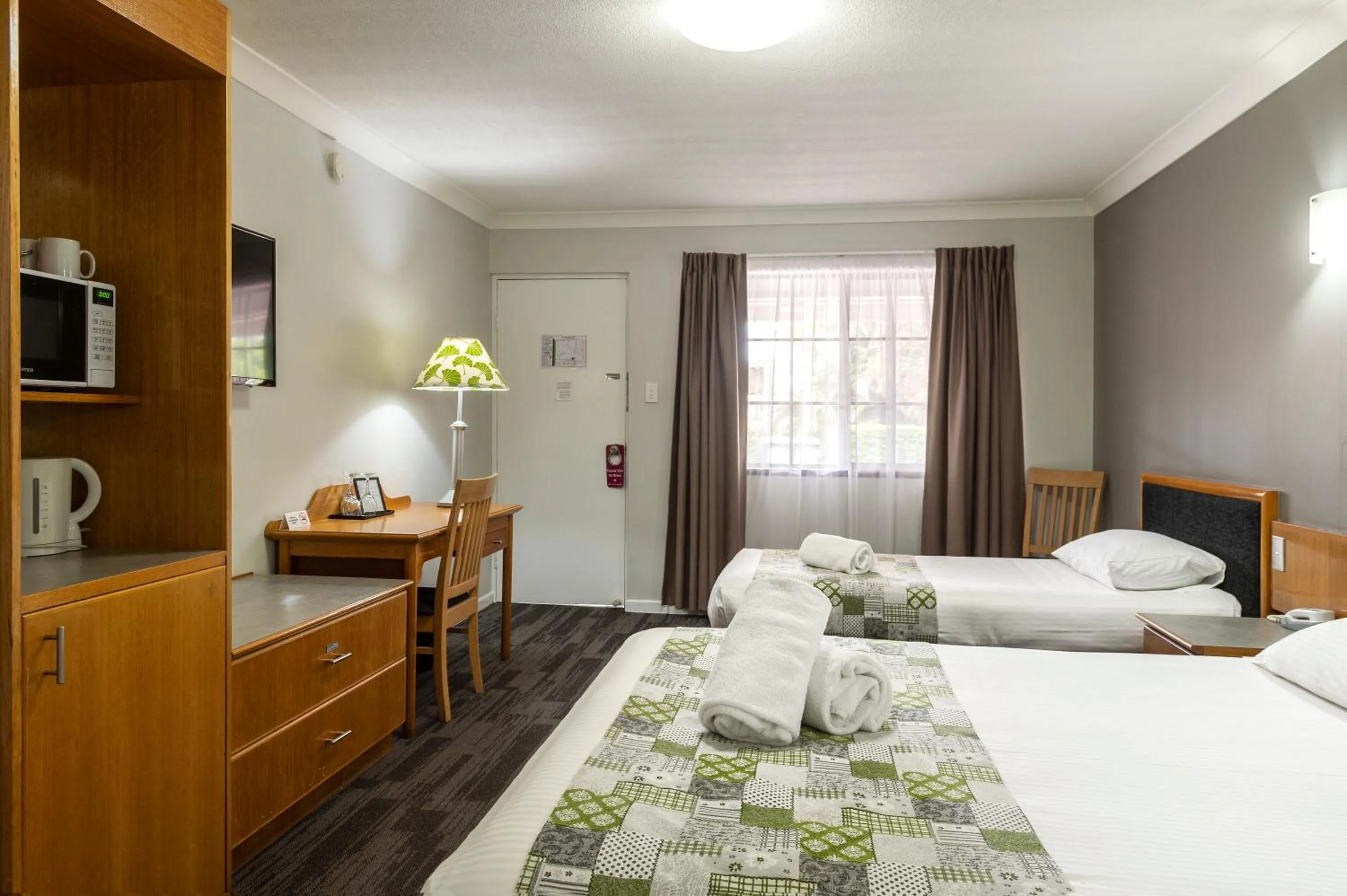 Bedroom, Bed in Country Motel Ipswich