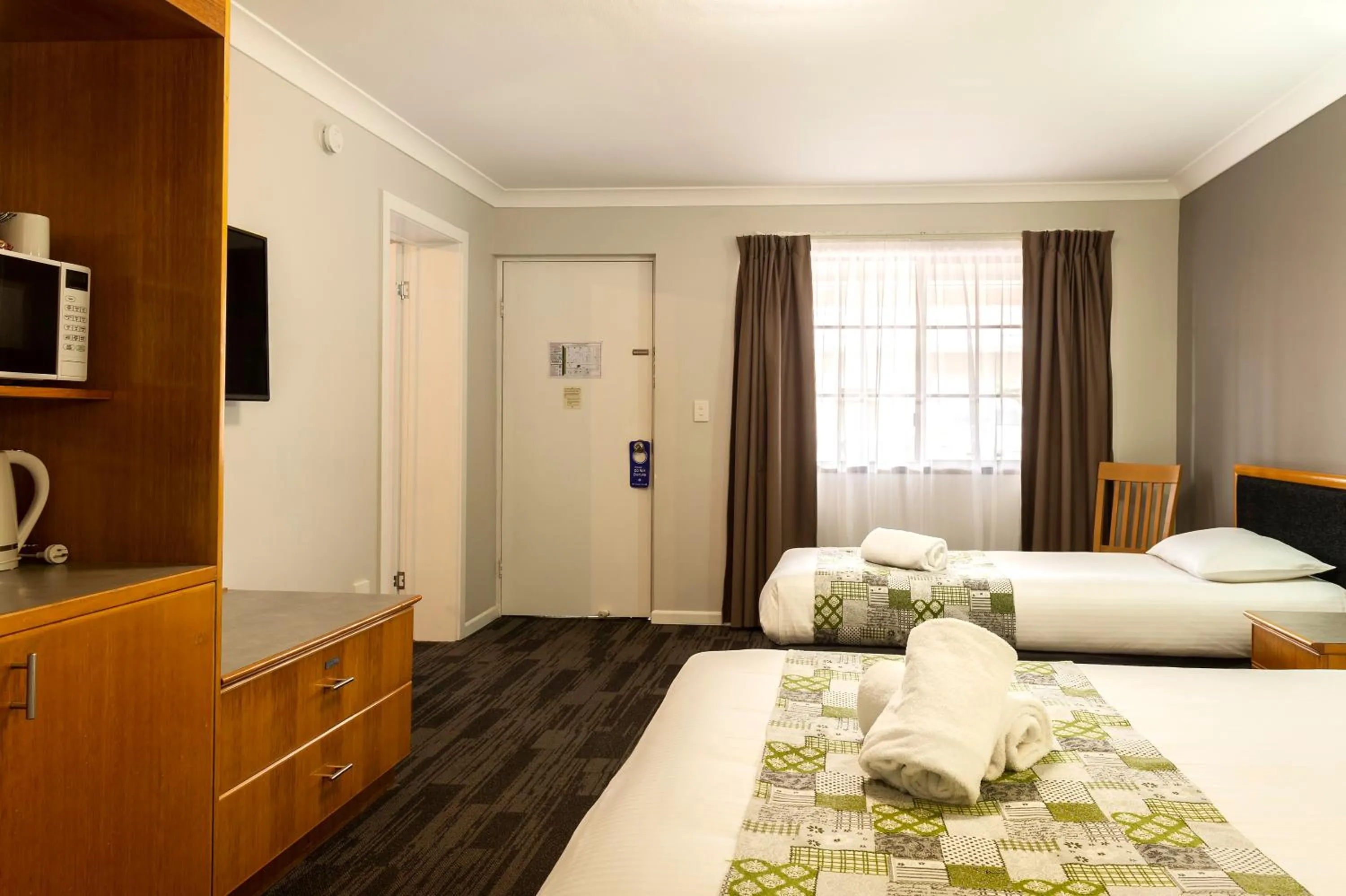 Bedroom, Bed in Country Motel Ipswich