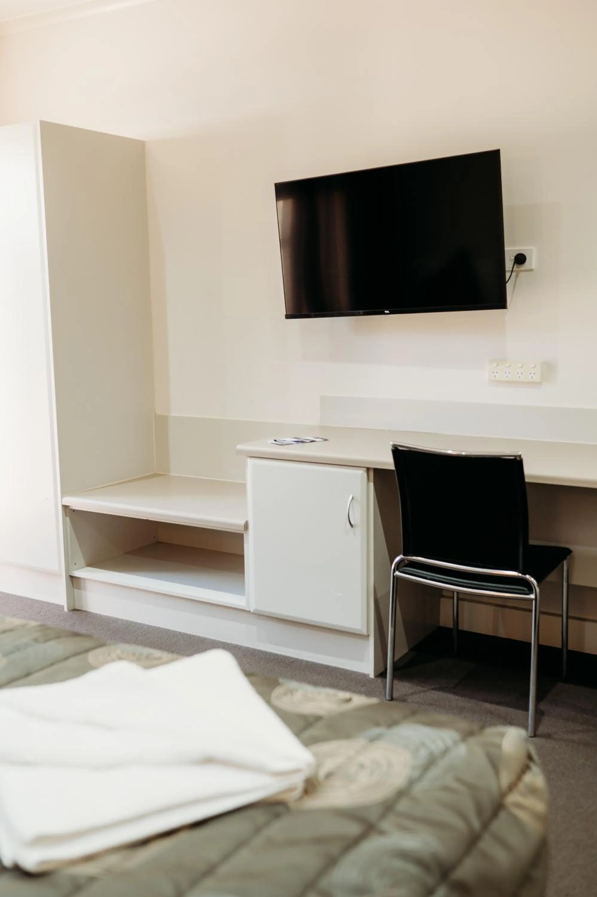 TV and multimedia, Bed in Ceduna Foreshore Hotel Motel