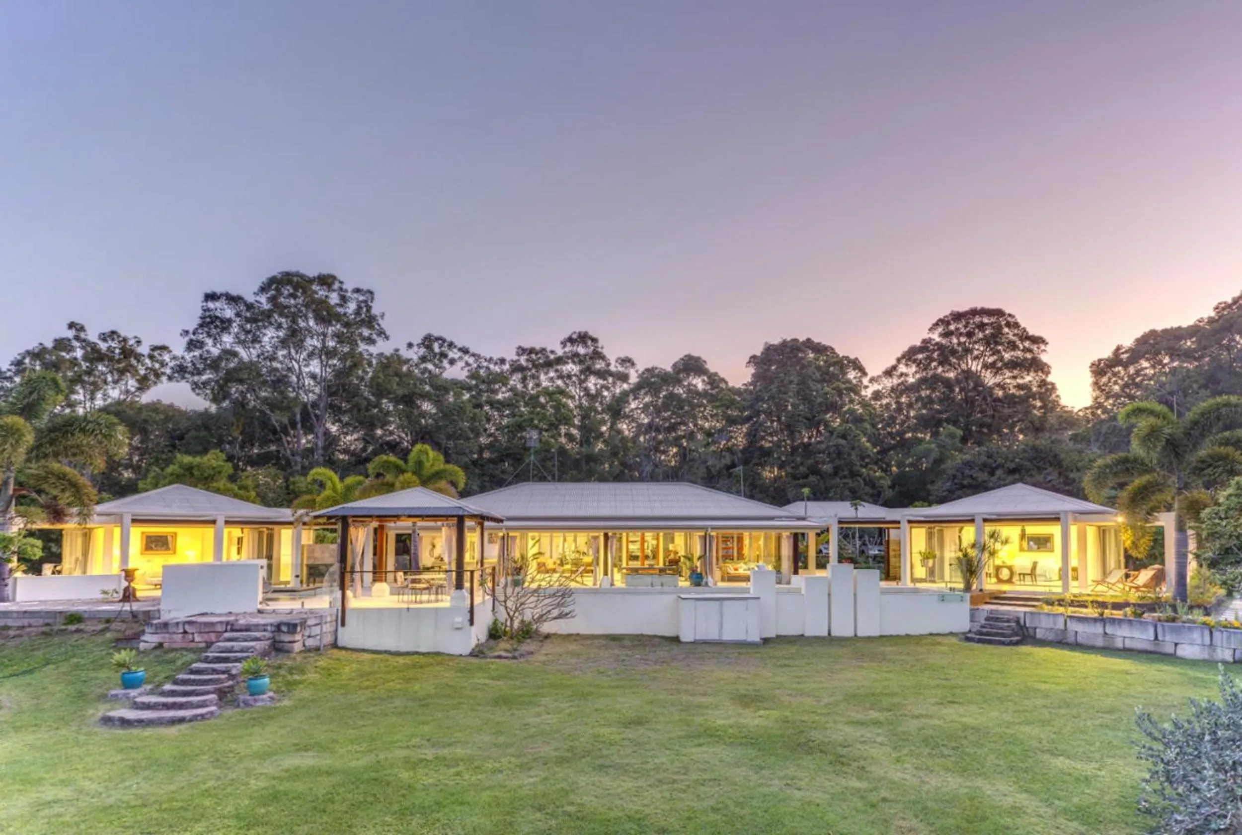 Property building in Alaya Verde Bed & Breakfast