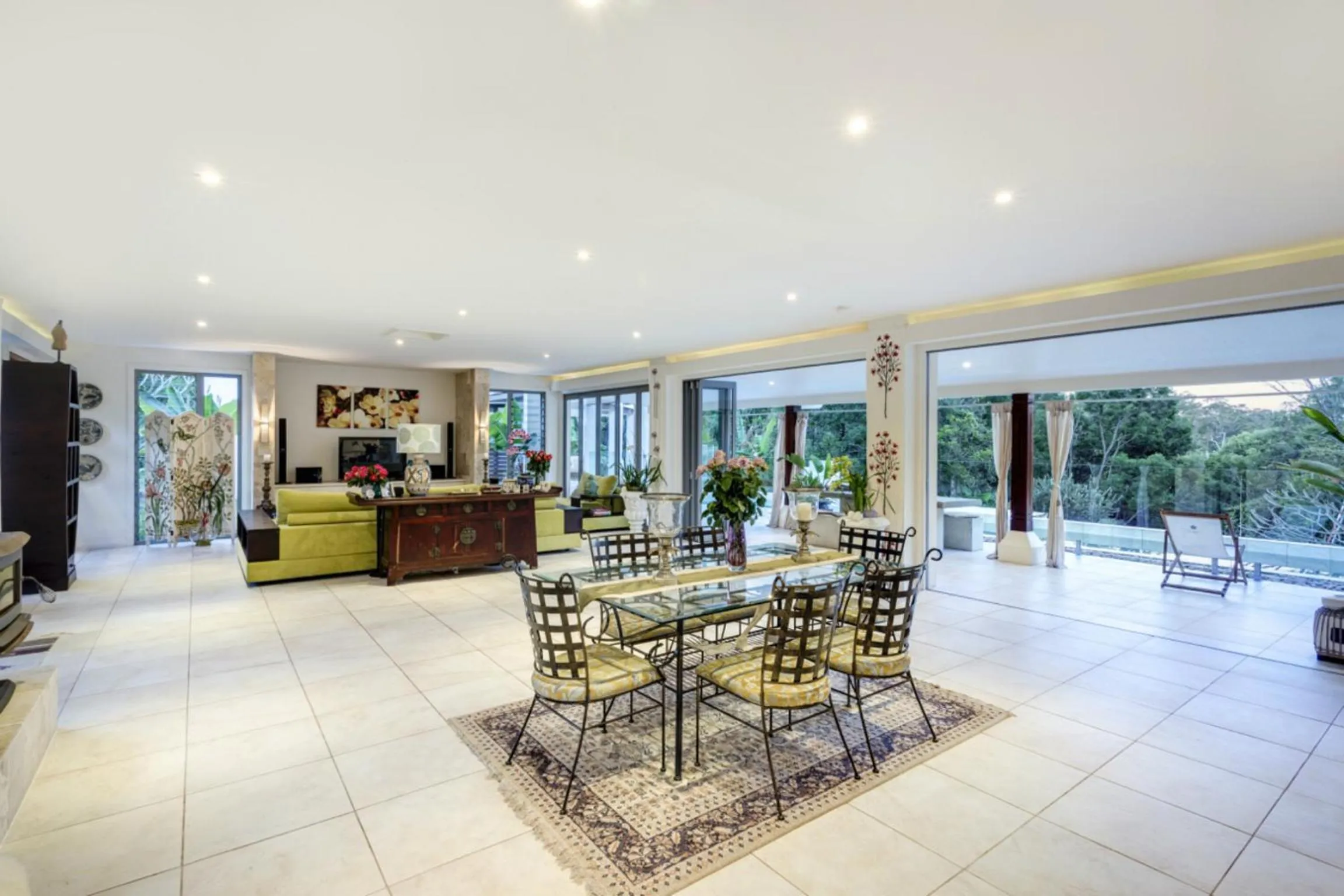Dining area in Alaya Verde Bed & Breakfast