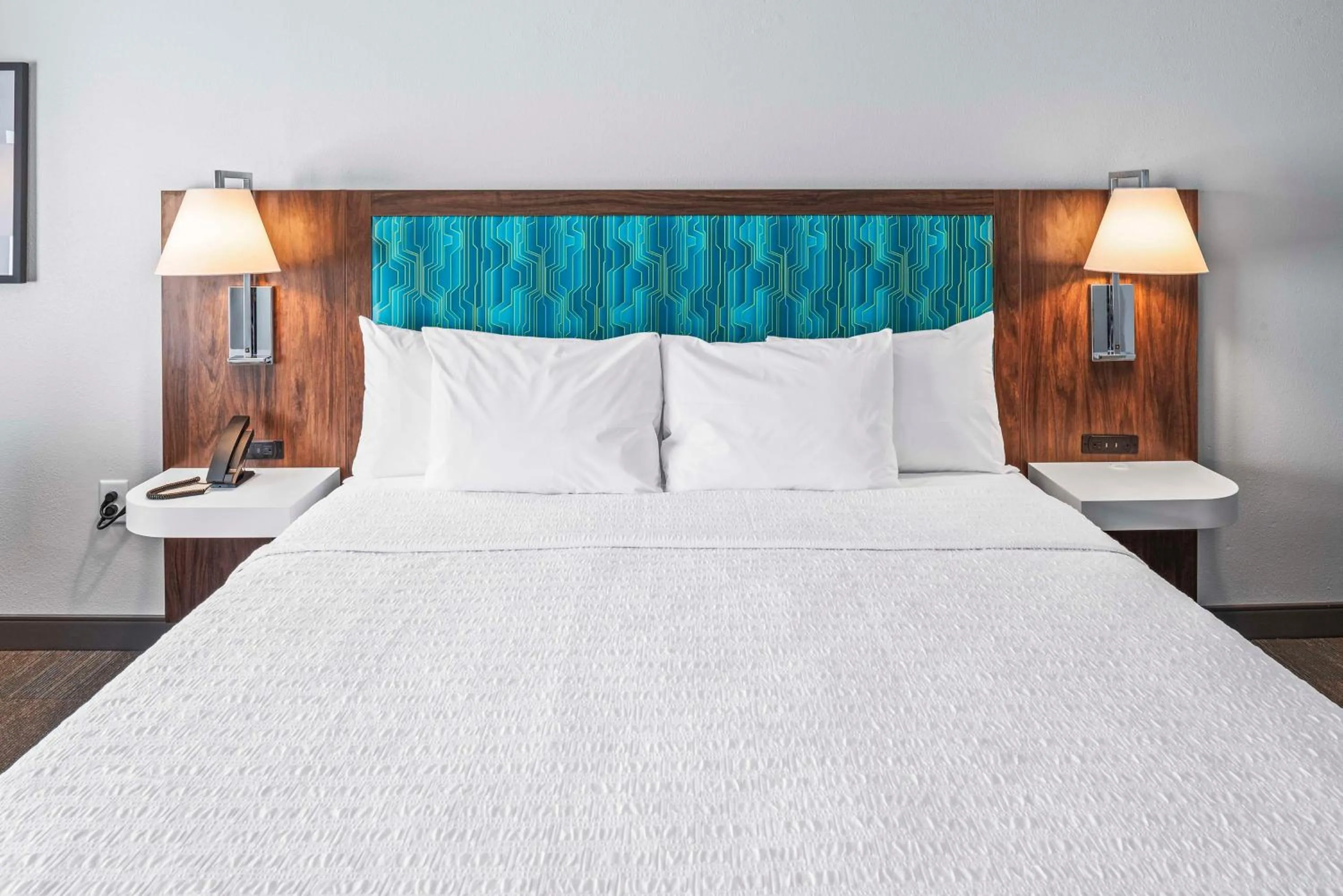 Bed in Hampton Inn Columbus-North