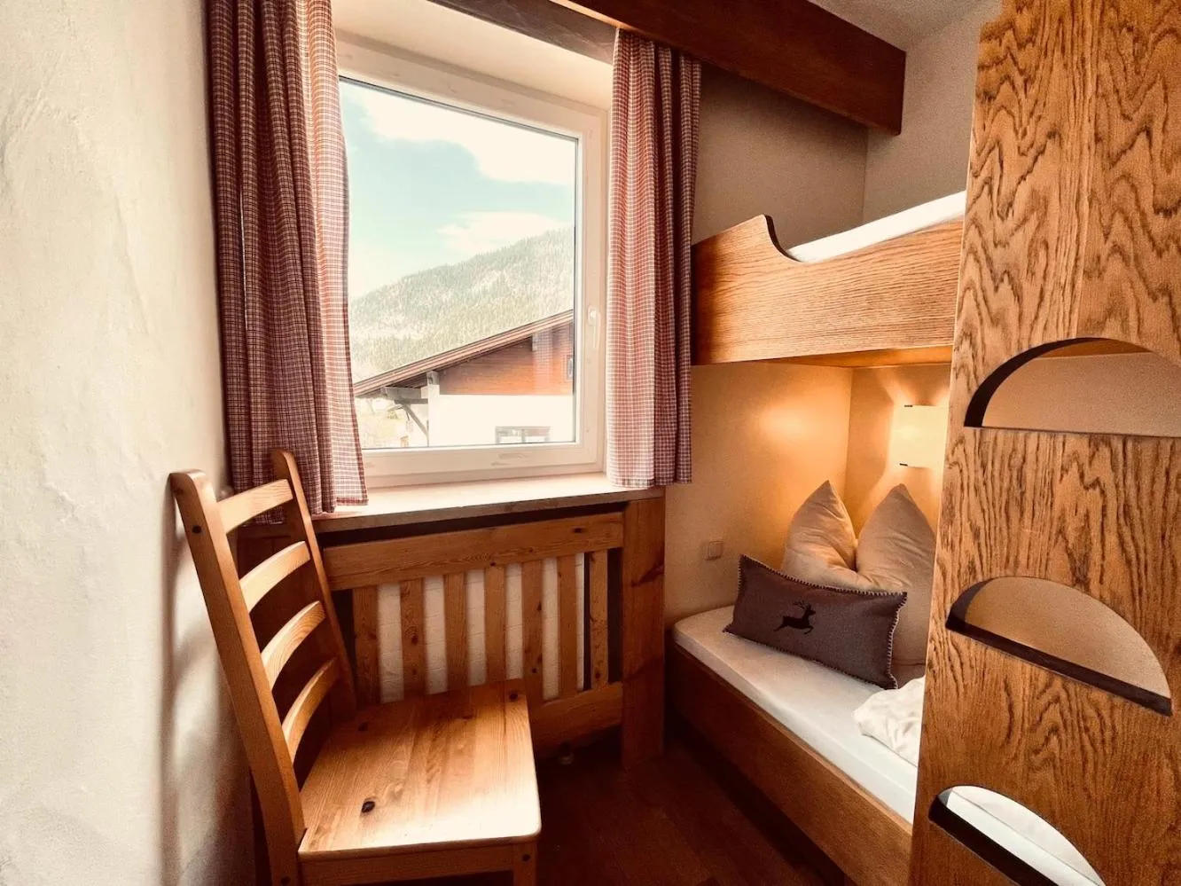 Bed in Pension Kreuzeck - Dein Glücksplatz am Lech