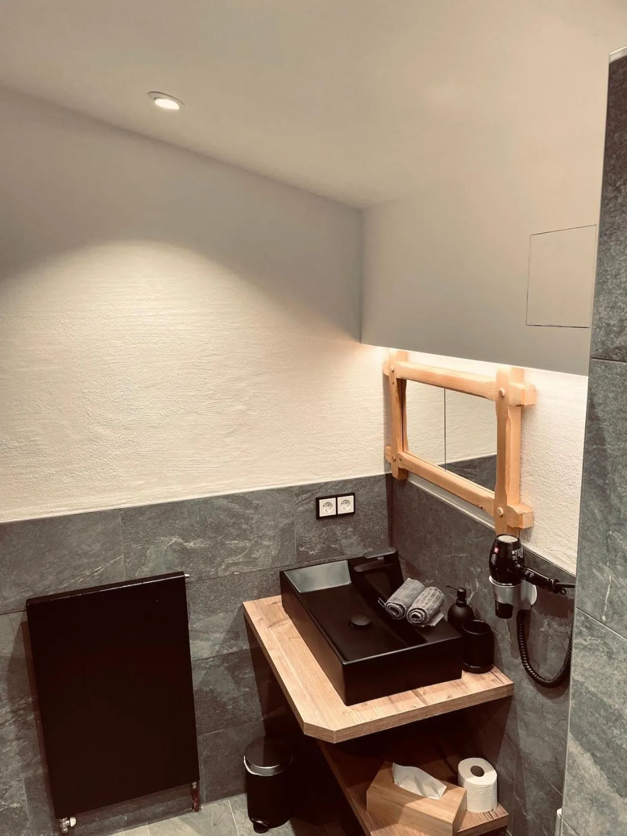 hair dresser in Pension Kreuzeck - Dein Glücksplatz am Lech