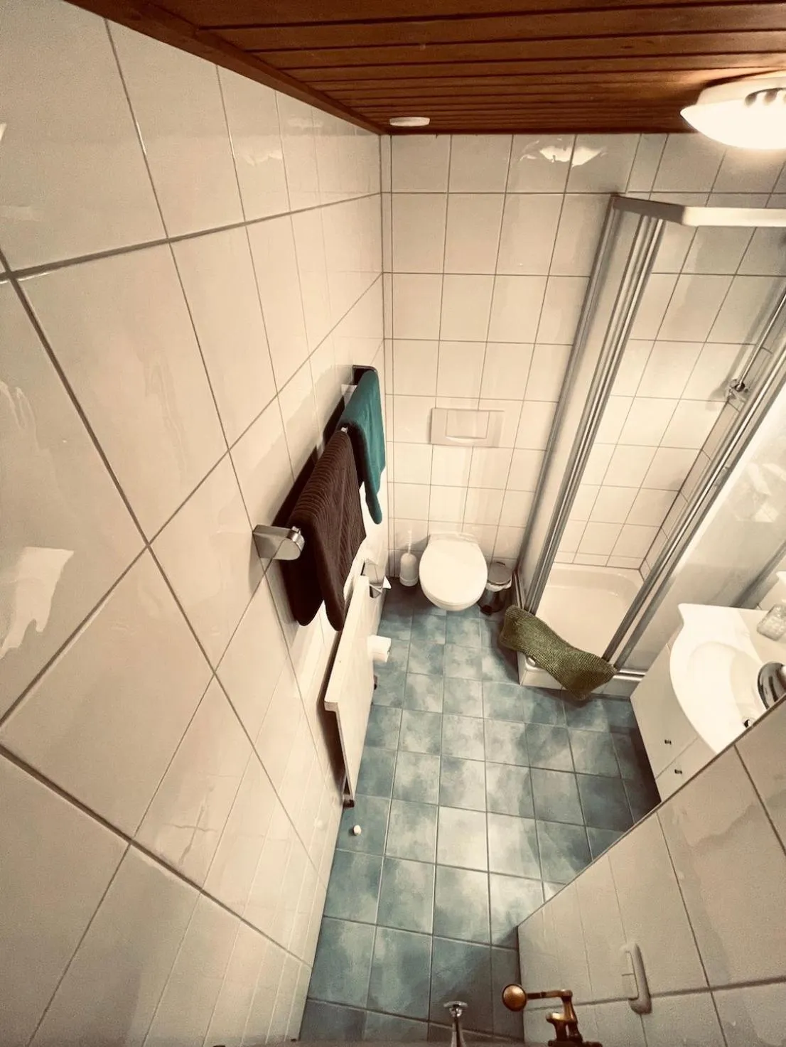 Shower in Pension Kreuzeck - Dein Glücksplatz am Lech