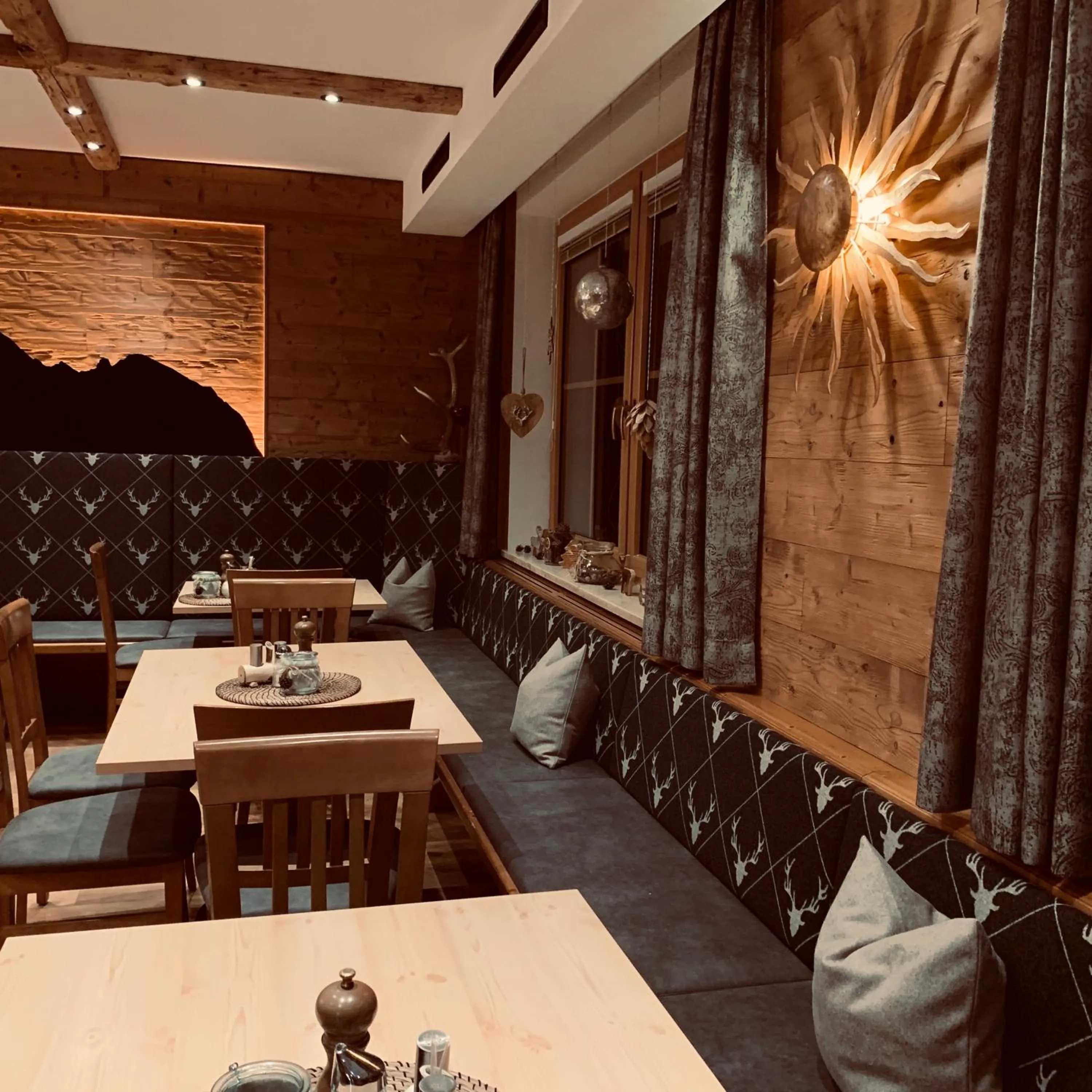 Dining area in Pension Kreuzeck - Dein Glücksplatz am Lech