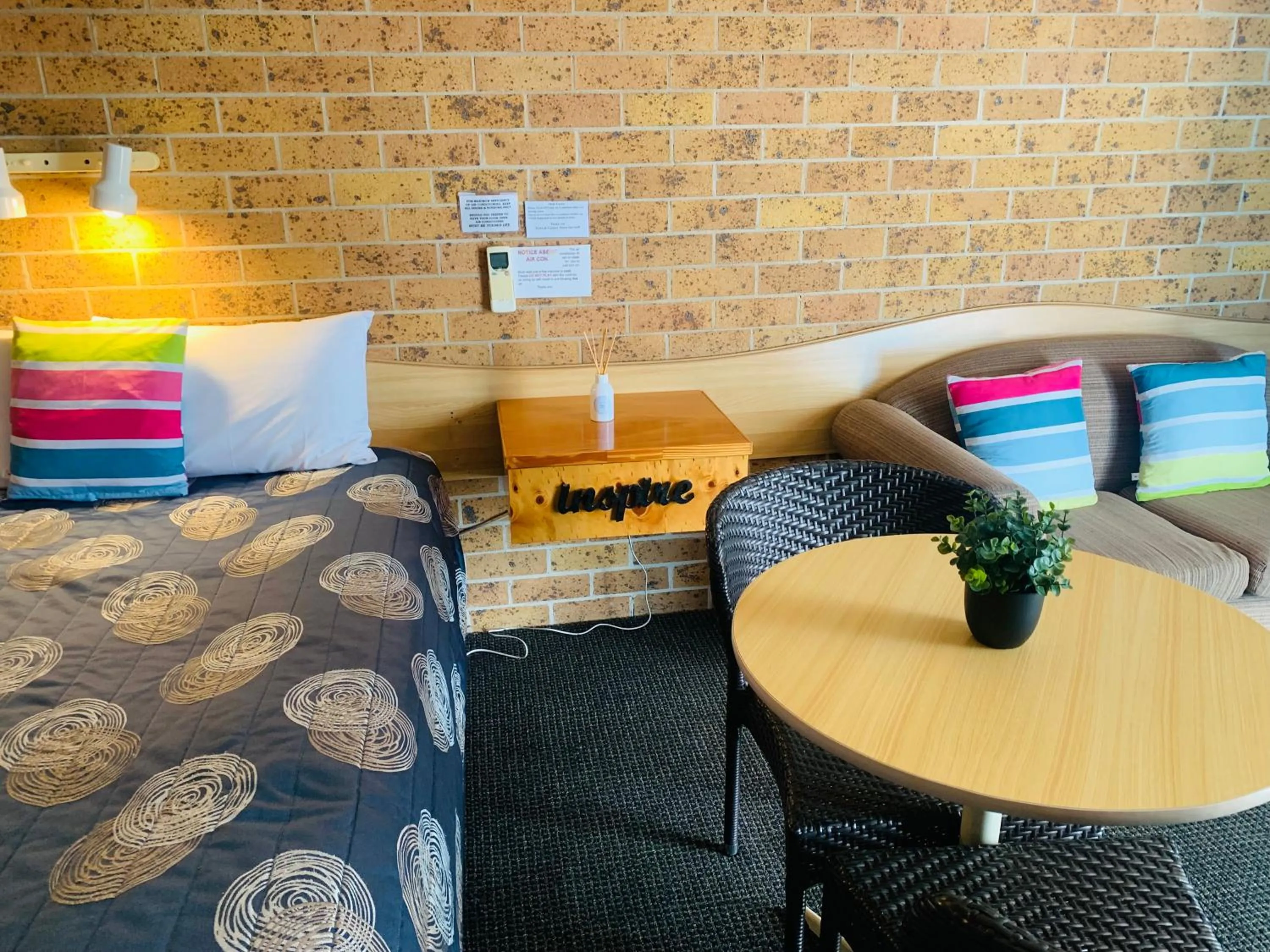 Seating area in Town and Country Motor Inn