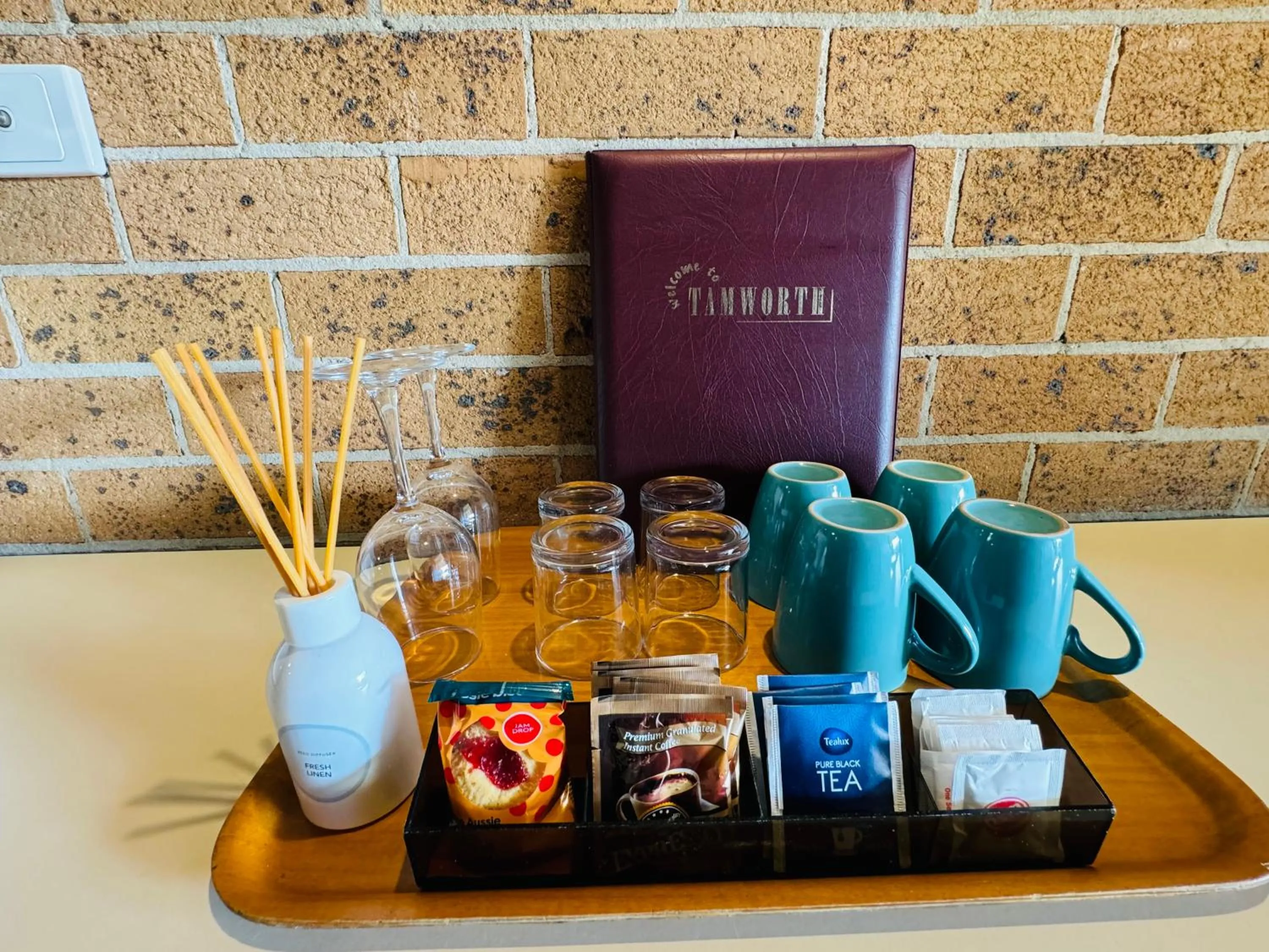 Coffee/tea facilities in Town and Country Motor Inn