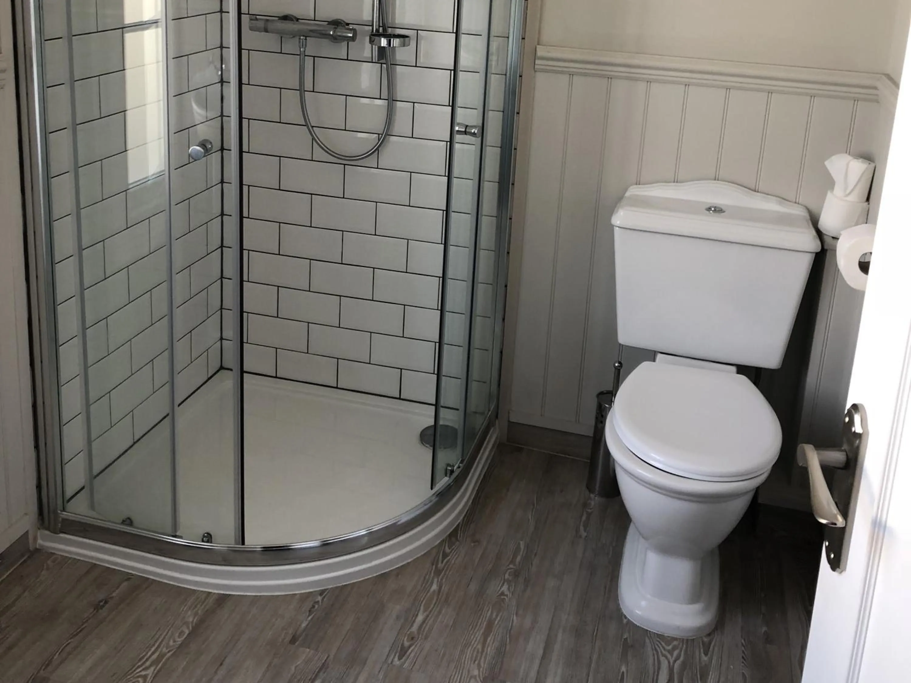Bathroom in The Cornubia Inn