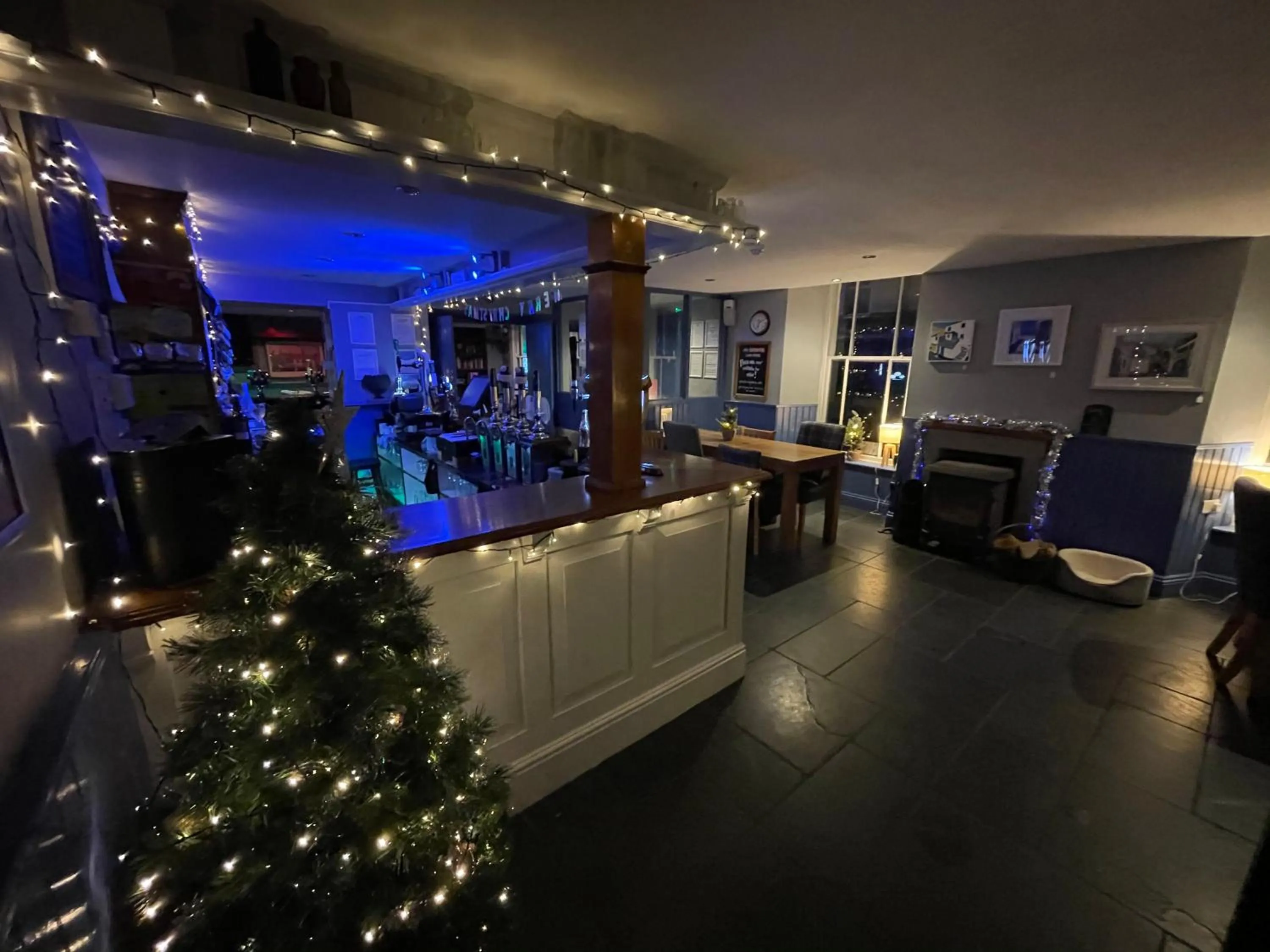 Lounge or bar in The Cornubia Inn