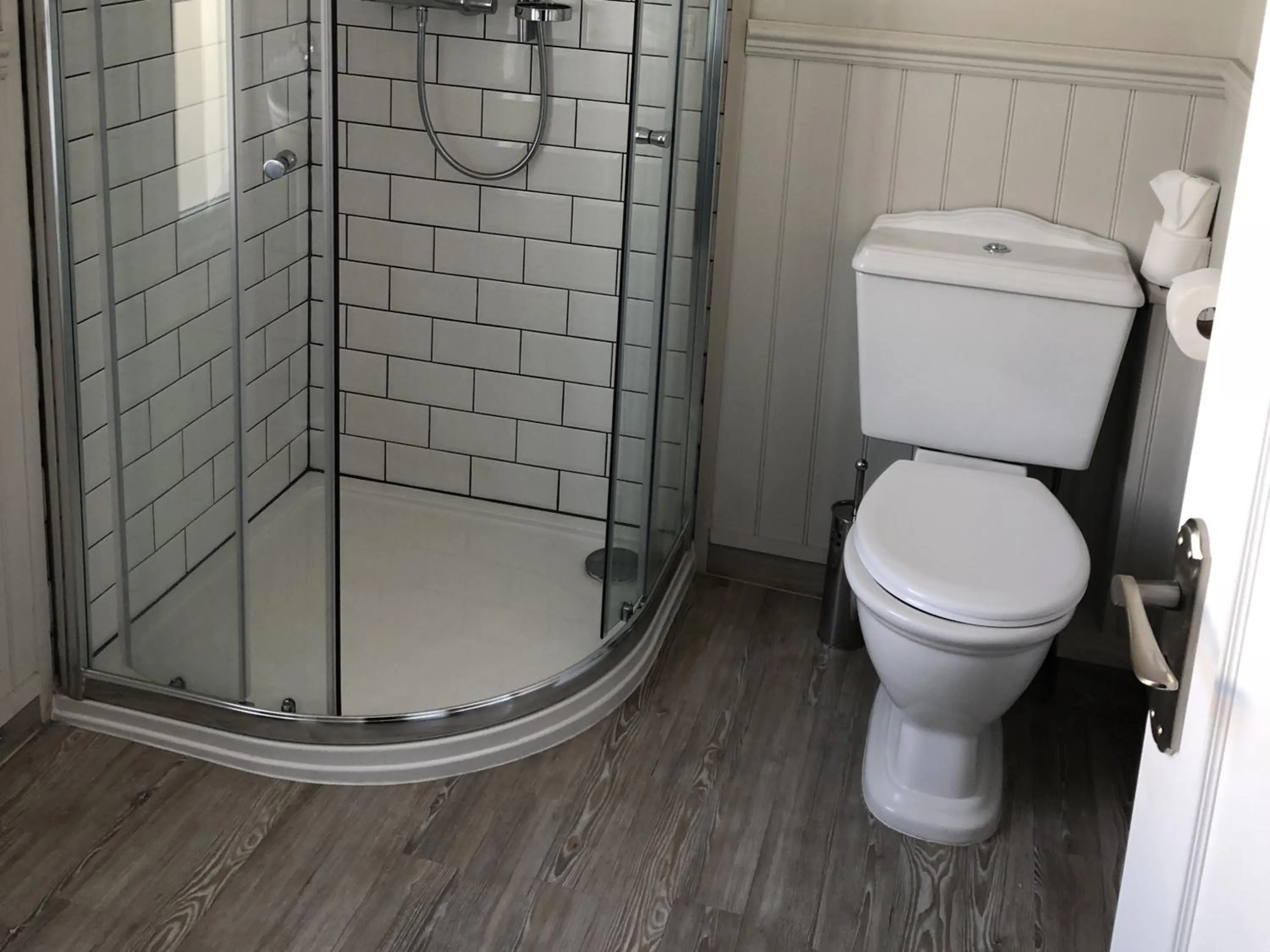 Bathroom in The Cornubia Inn