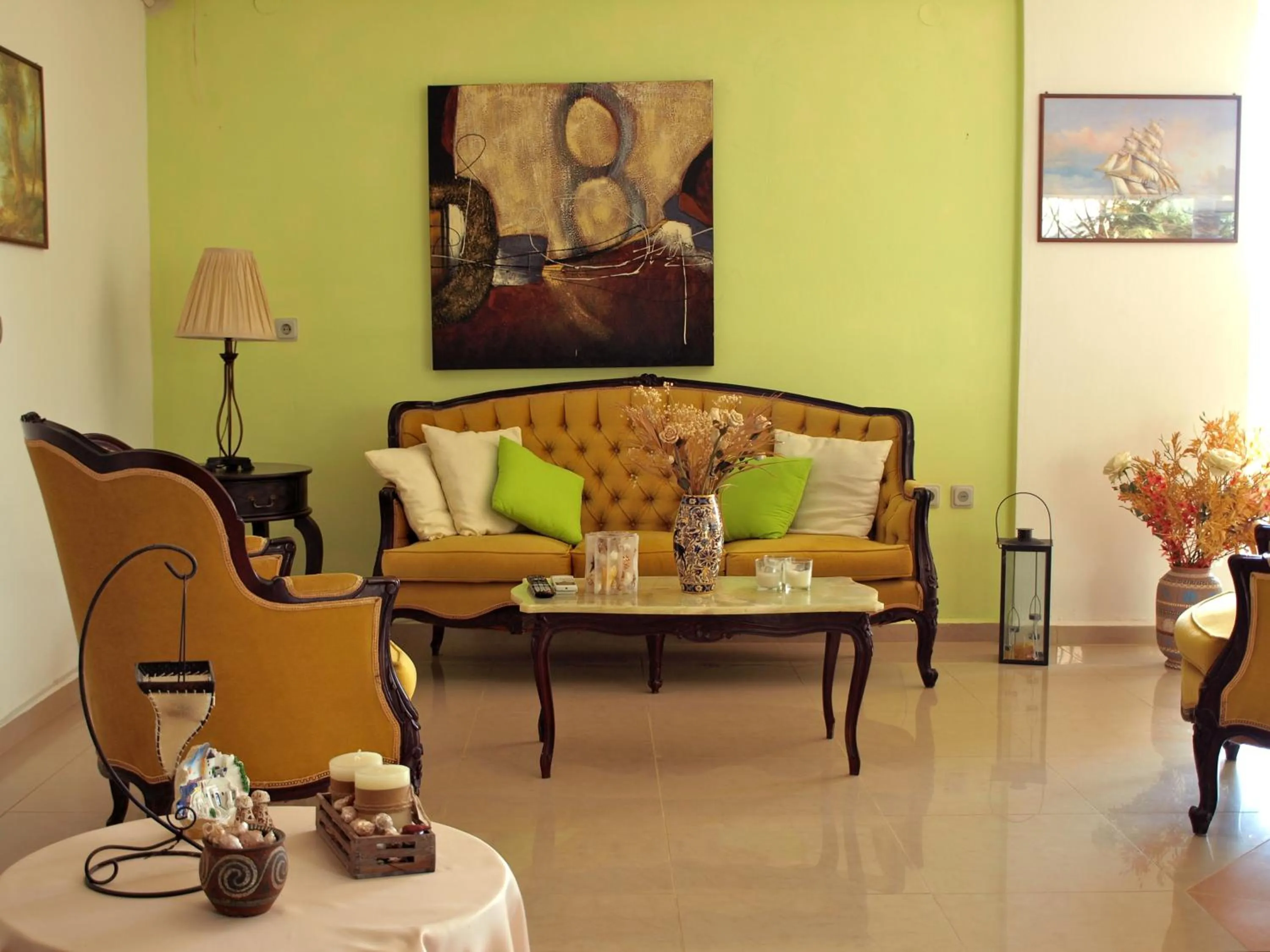 Communal lounge/ TV room in Castellania Hotel Apartments