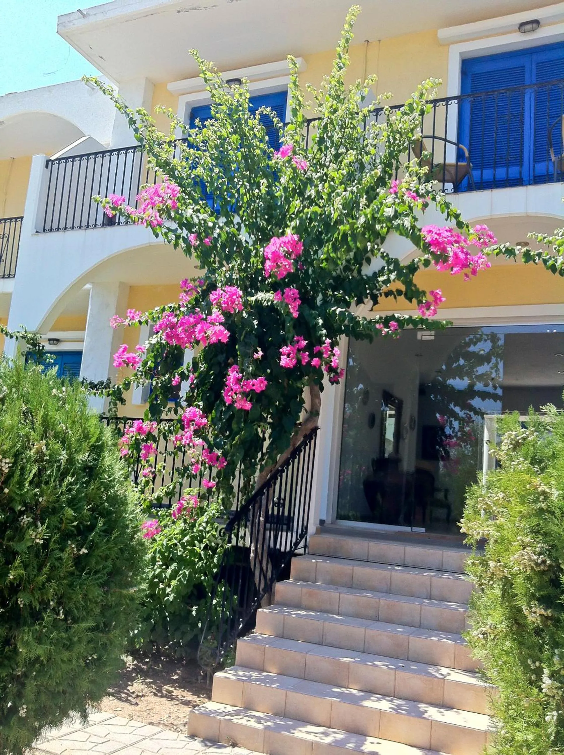 Facade/entrance in Castellania Hotel Apartments