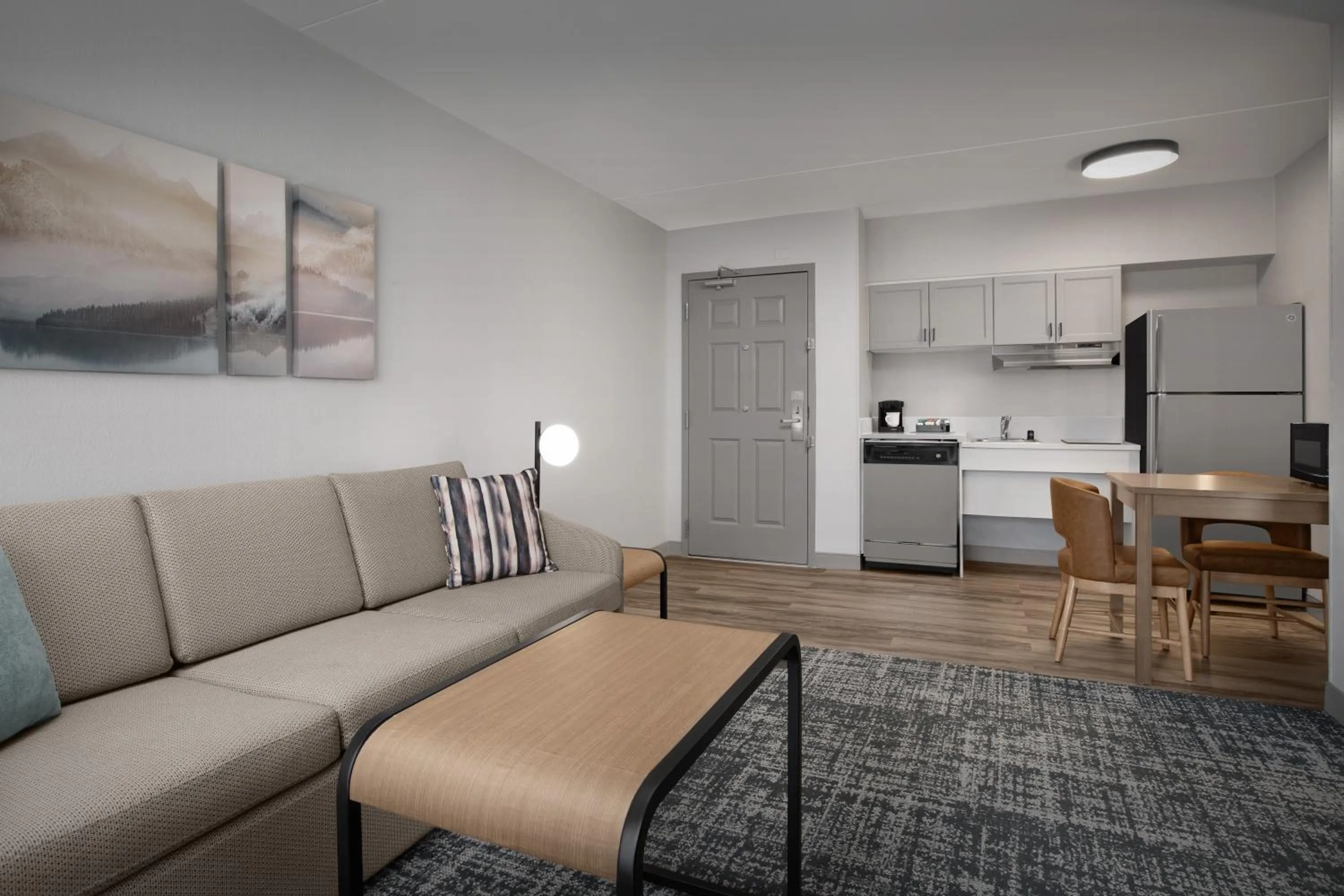 Living room in Homewood Suites by Hilton Colorado Springs-North