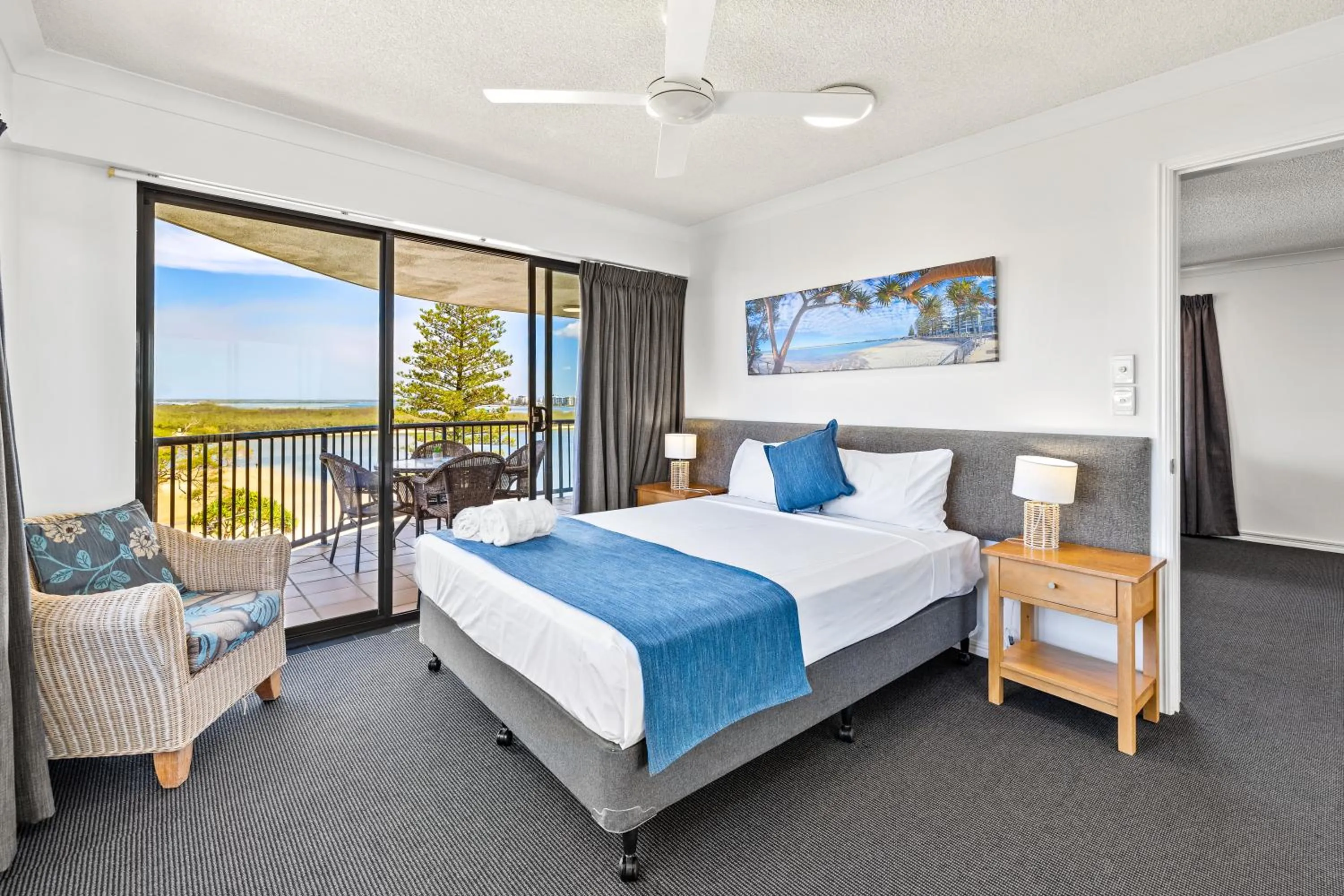 View (from property/room), Bed in Belaire Place Motel Apartments