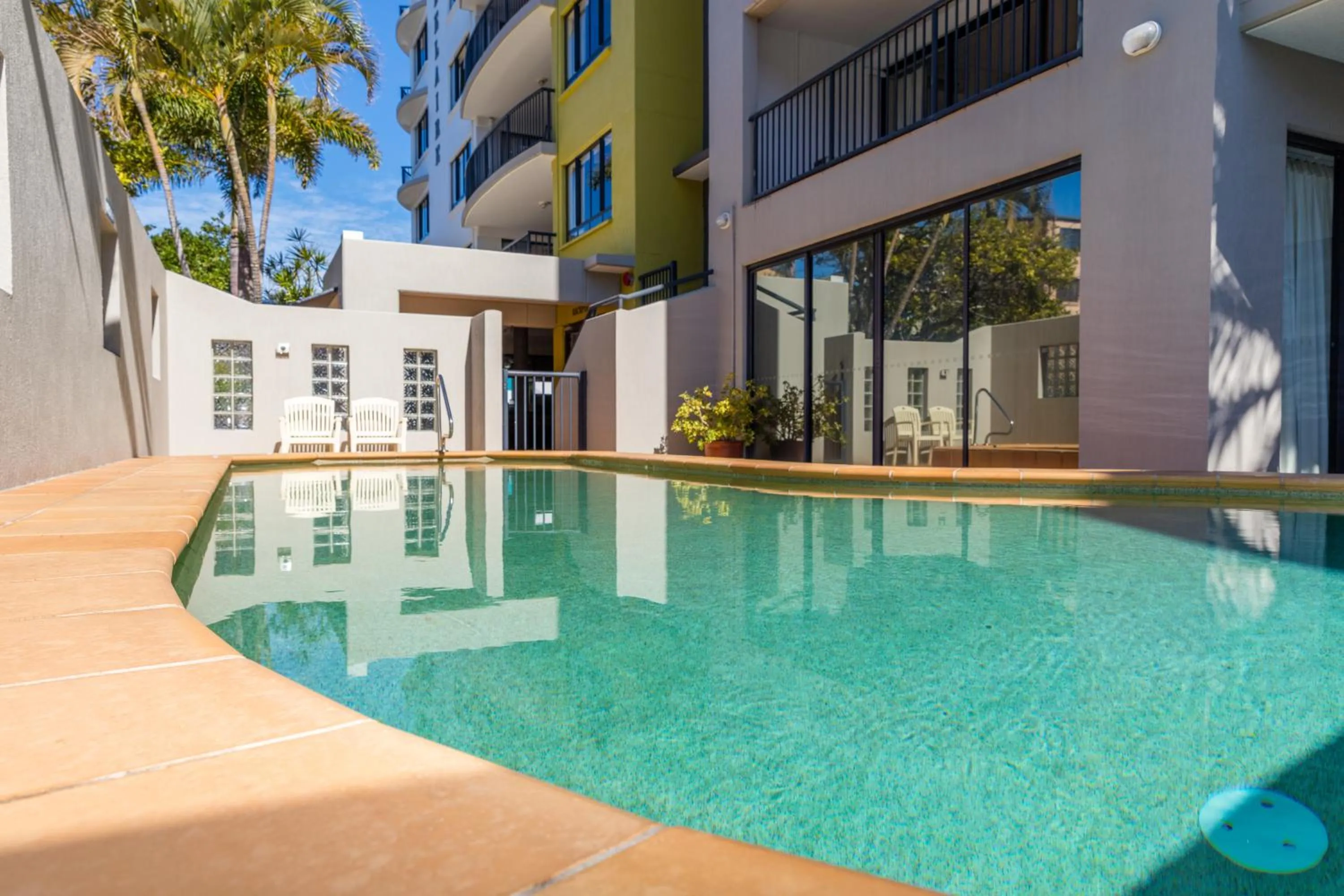 Swimming pool in Belaire Place Motel Apartments