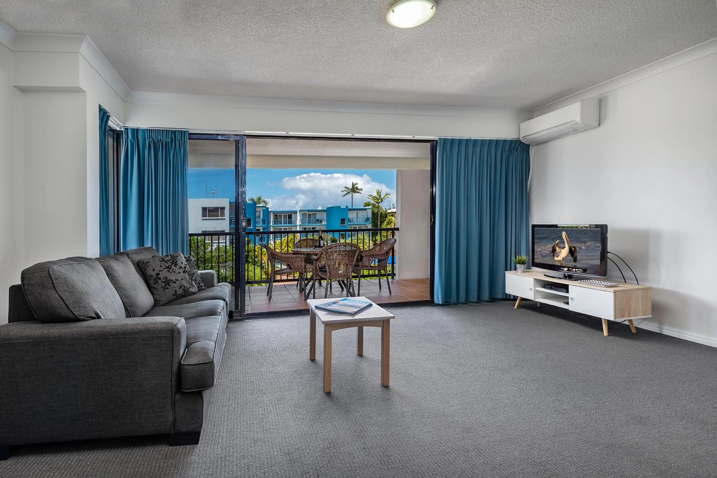 Seating area in Belaire Place Motel Apartments