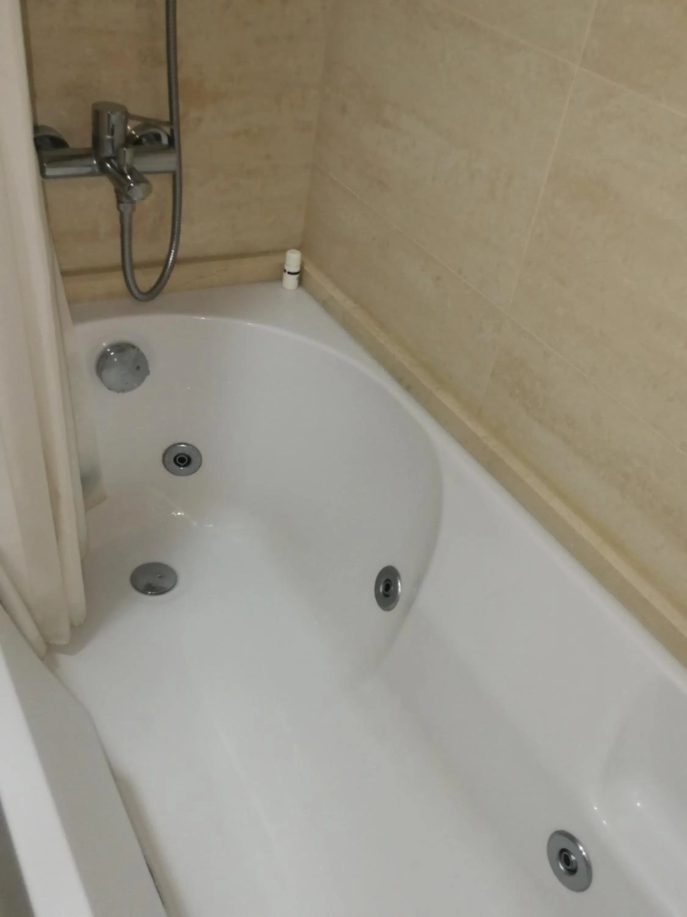 Toilet in luxury lisbon apartment T2