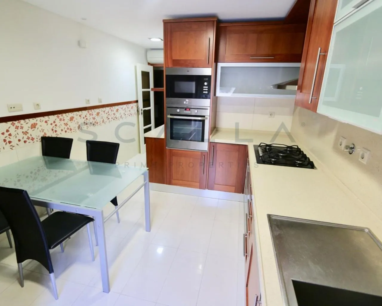 BBQ facilities in luxury lisbon apartment T2