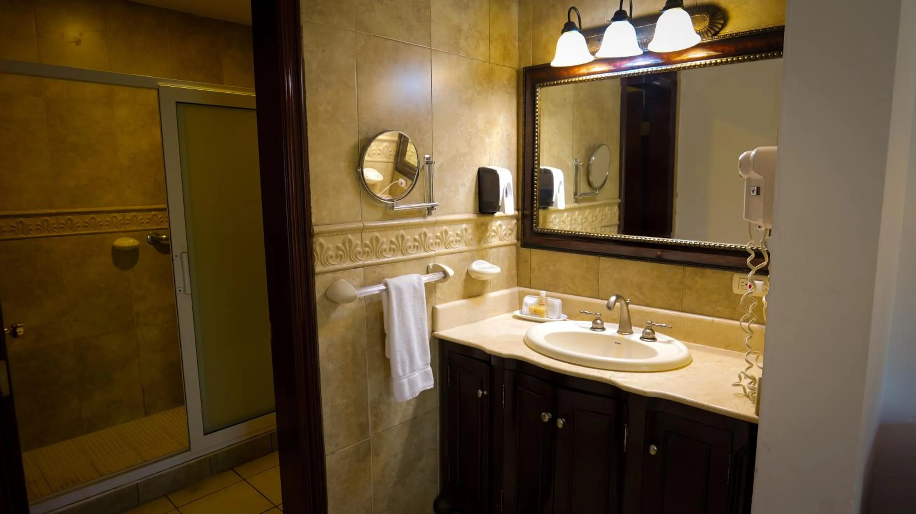 Bathroom in La Ensenada Beach Resort