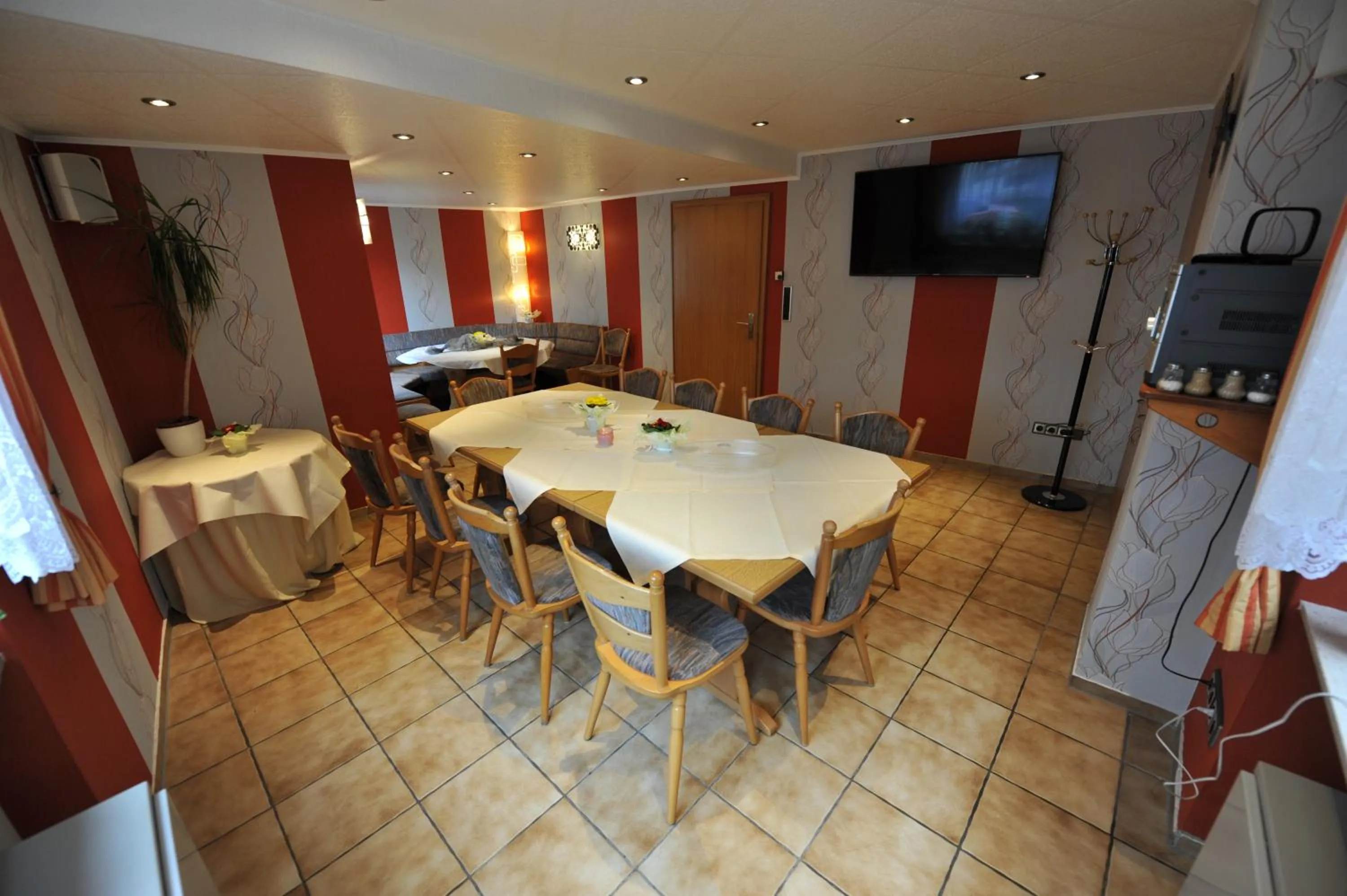 Restaurant/places to eat in Hotel-Restaurant Ehses