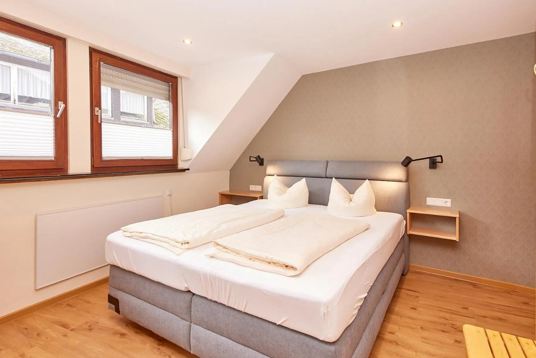 Photo of the whole room, Bed in Hotel-Restaurant Ehses