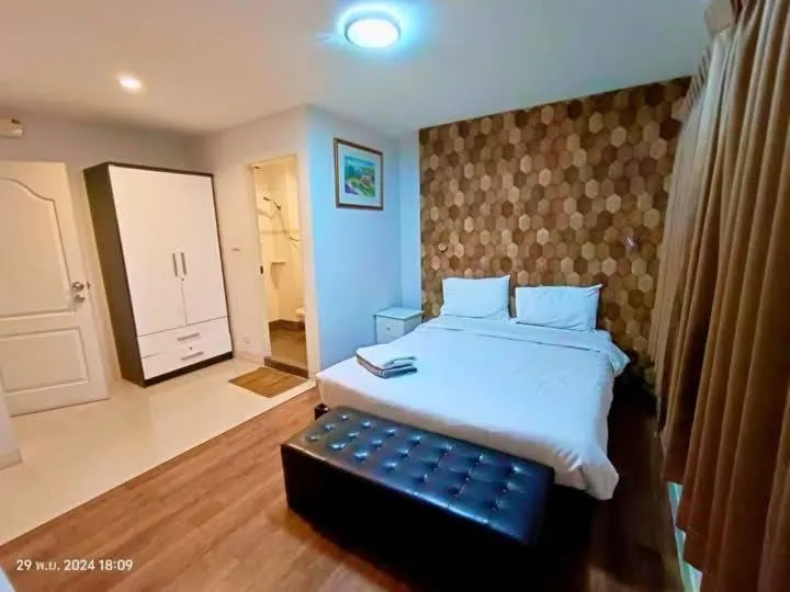 Bed in Tim Place - BTS Phra Khanong