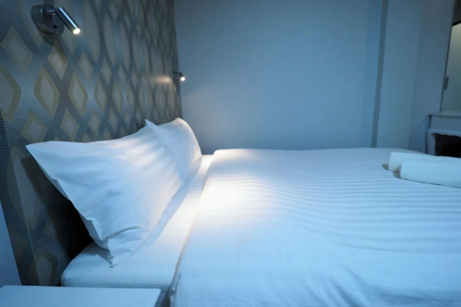 Bed in Tim Place - BTS Phra Khanong