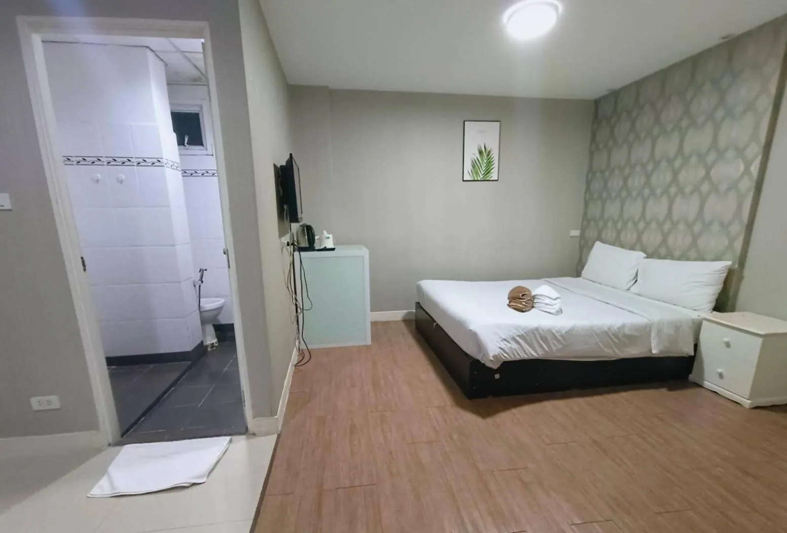 Bed in Tim Place - BTS Phra Khanong
